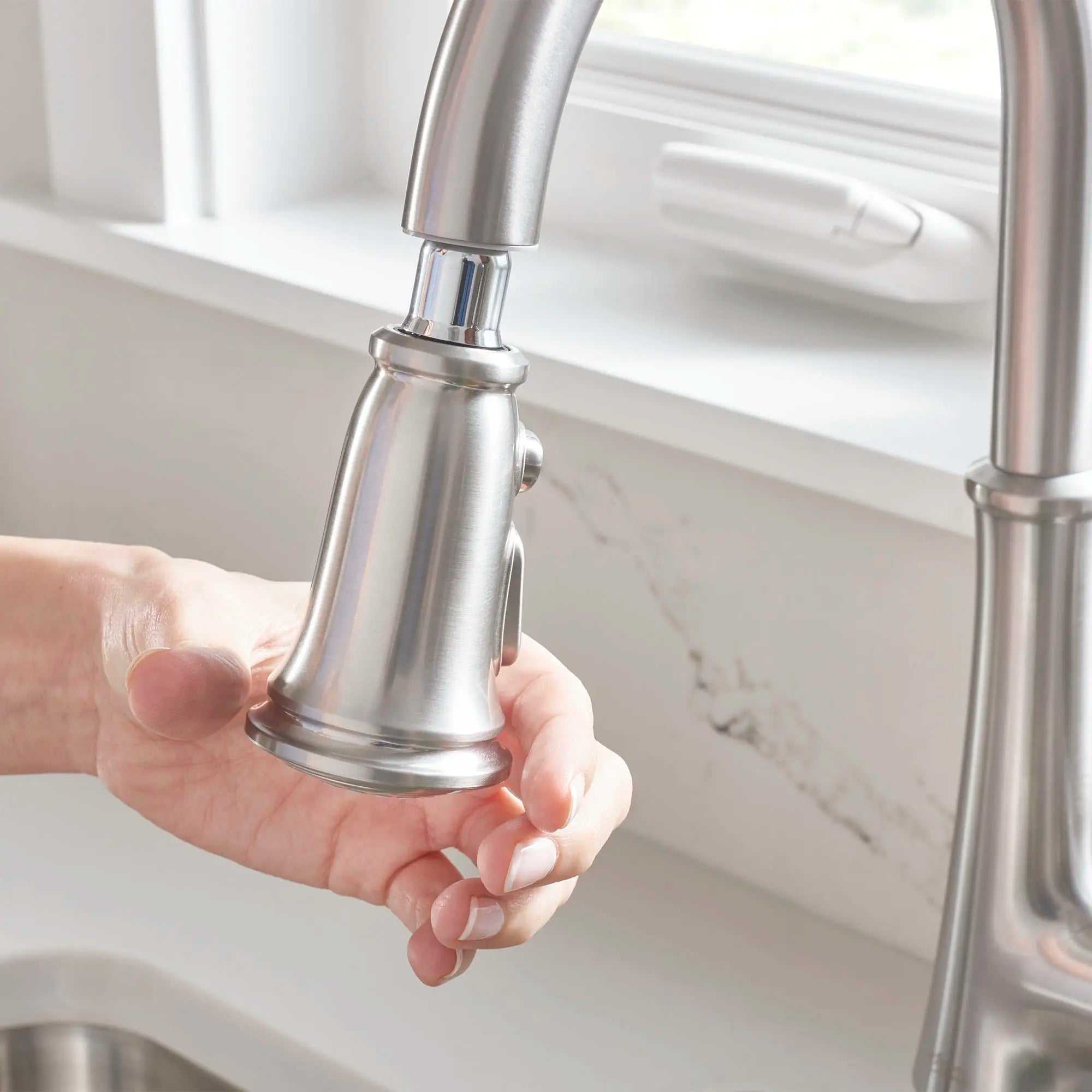 Robinet de cuisine rétractable Delancey® à un seul levier, à jet double, 1,5 gpm (5,7 L/min) // INOX // 100791_L-4279300075_1_CDNwebp.webp