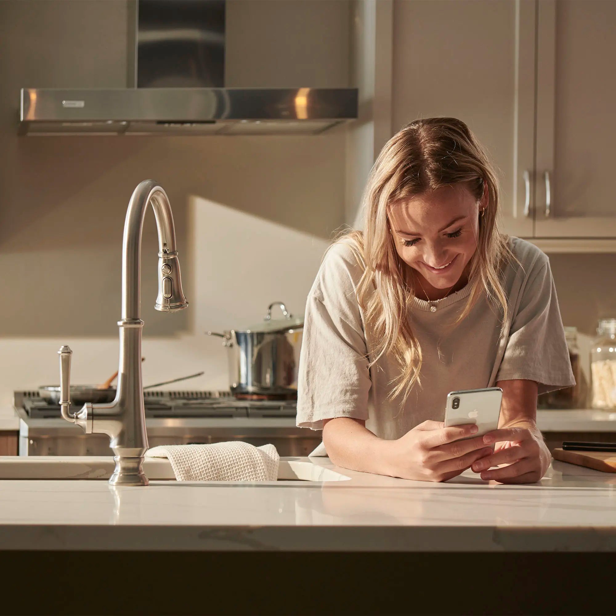 Robinet de cuisine rétractable Delancey® à un seul levier, à jet double, 1,5 gpm (5,7 L/min) // INOX // 100823_L-4279300075_10_CDNwebp.webp