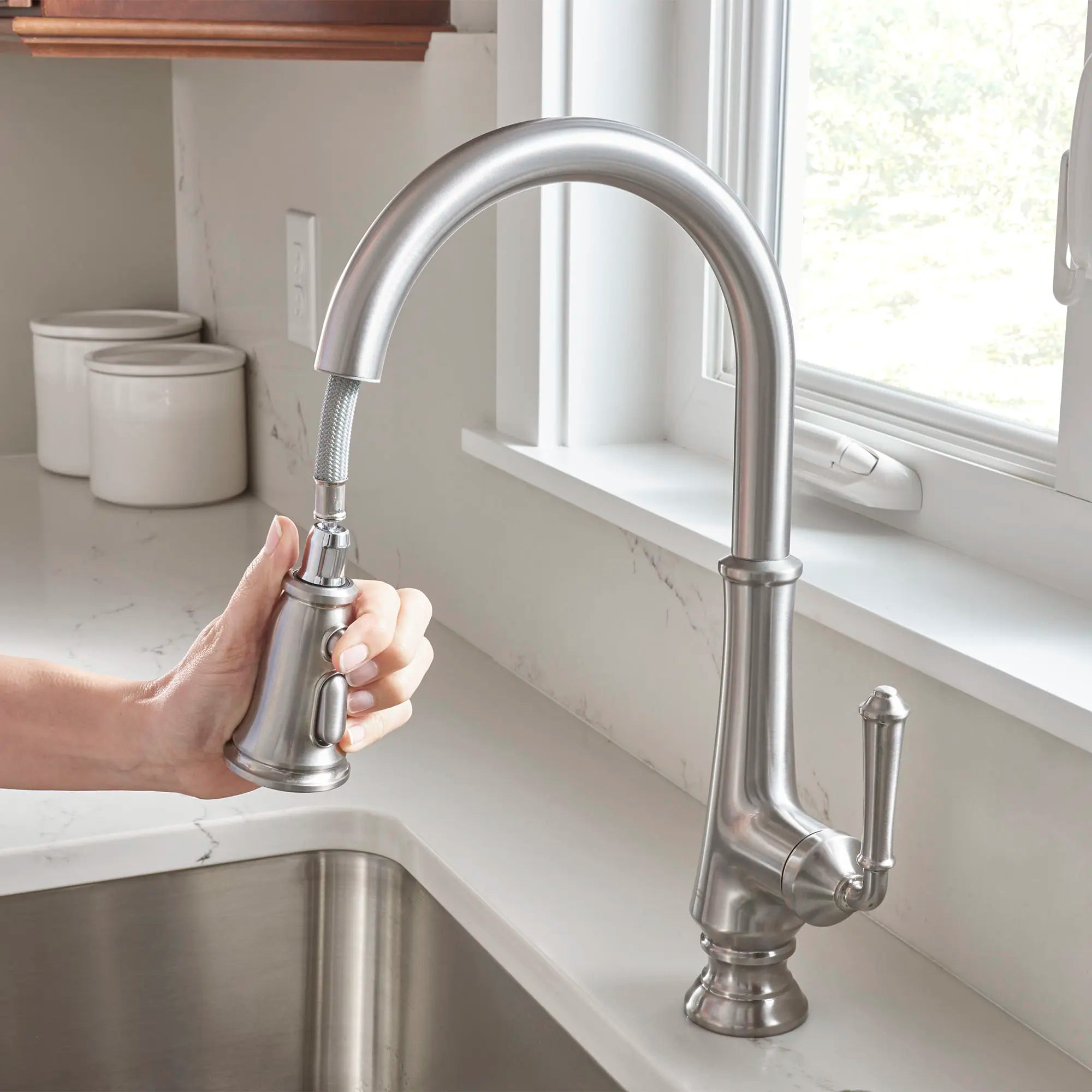 Robinet de cuisine rétractable Delancey® à un seul levier, à jet double, 1,5 gpm (5,7 L/min) // INOX // 100882_L-4279300075_2_CDNwebp.webp