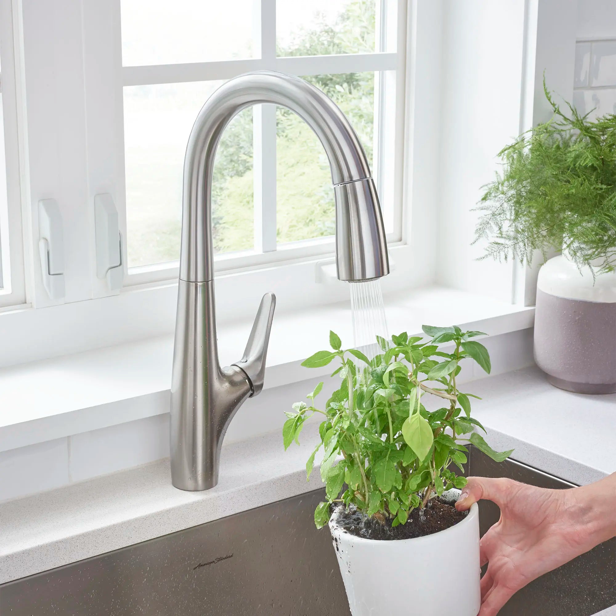 Robinet de cuisine rétractable Avery à monocommande et jet double, 1,5 gpm (5,7 L/min) // INOX // 101405_L-4901300075_CDNwebp.webp