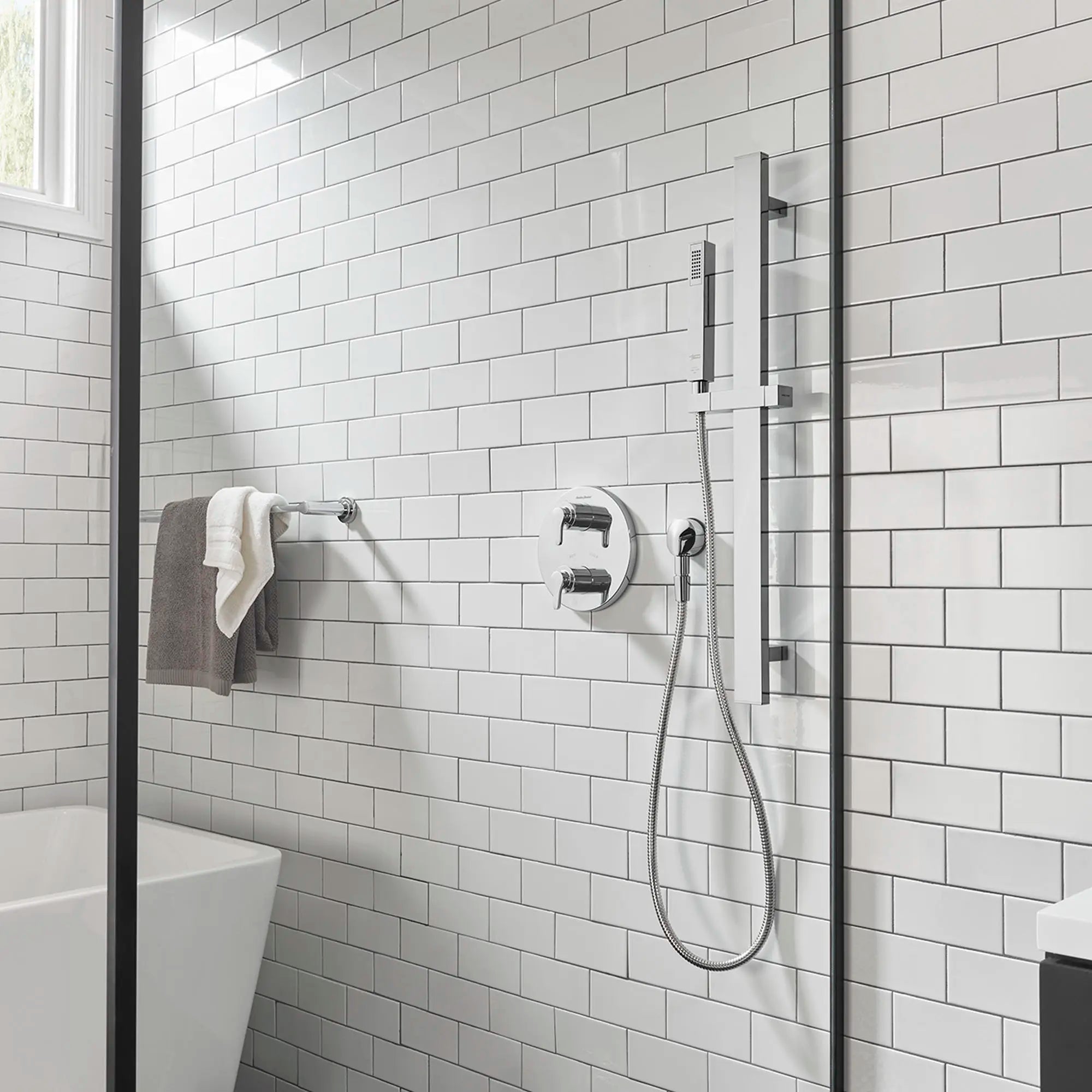 Studio® S - Kit de garniture pour thermostatique à 2 poignées // CHROME POLI // 130301_T105740.002_CDNwebp.webp