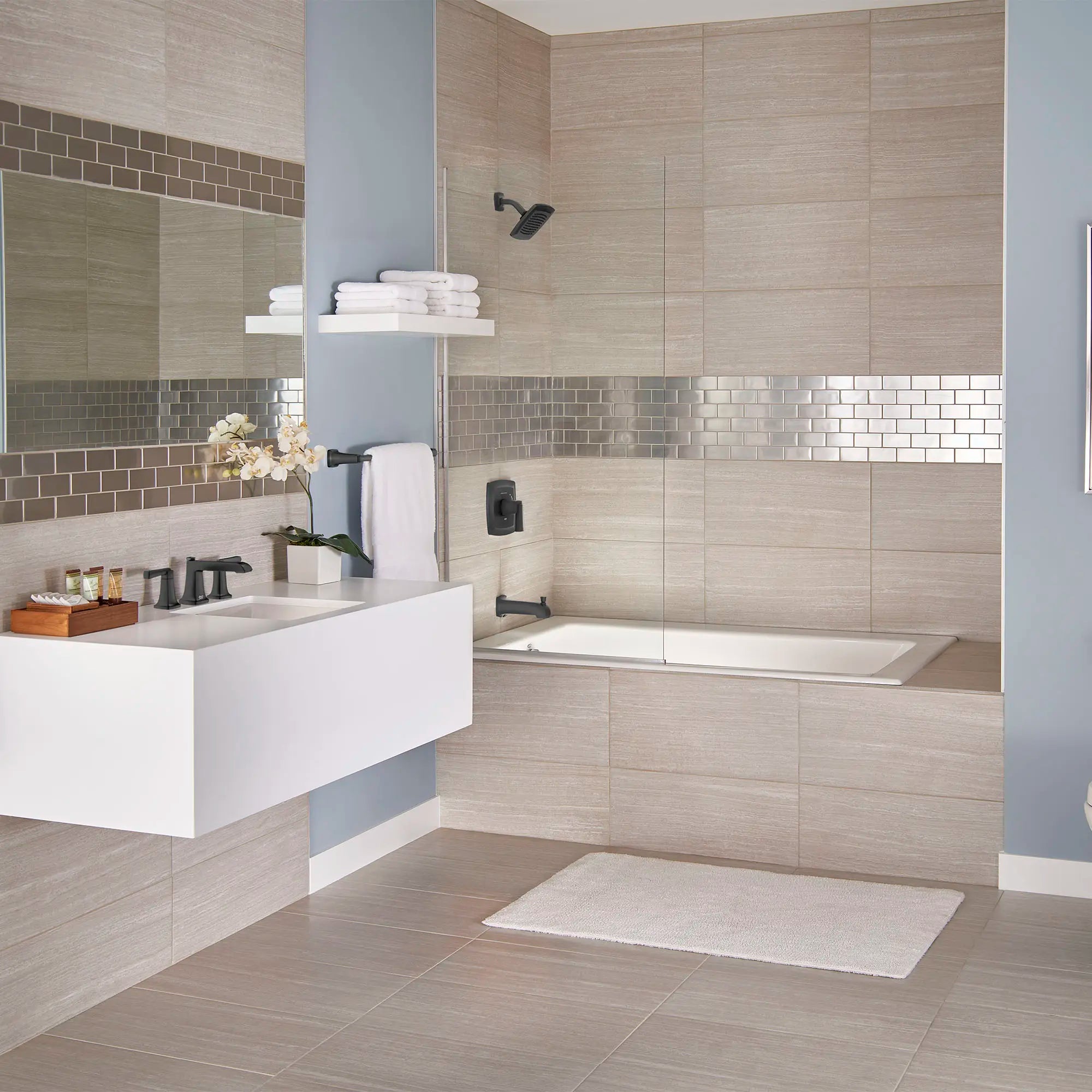 Townsend® - Robinet de salle de bain à 2 poignées espacées de 8 po 1,2 gpm/4,5 L/min avec poignées à levier // NOIR MAT // 153177_B-7353841.243_1_0_CDNwebp.webp