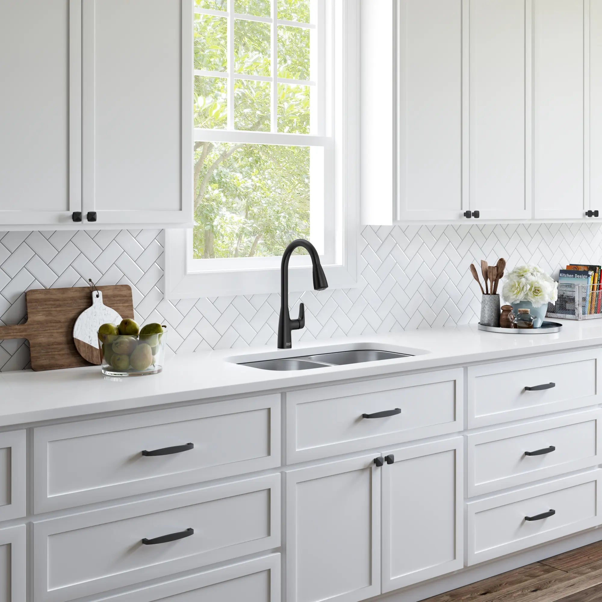 Robinet de cuisine Colony® PRO à monocommande et jet double, 5,7 L/min (1,5 gpm) // NOIR MAT // 153334_B-7077300.243_1_0_CDNwebp.webp