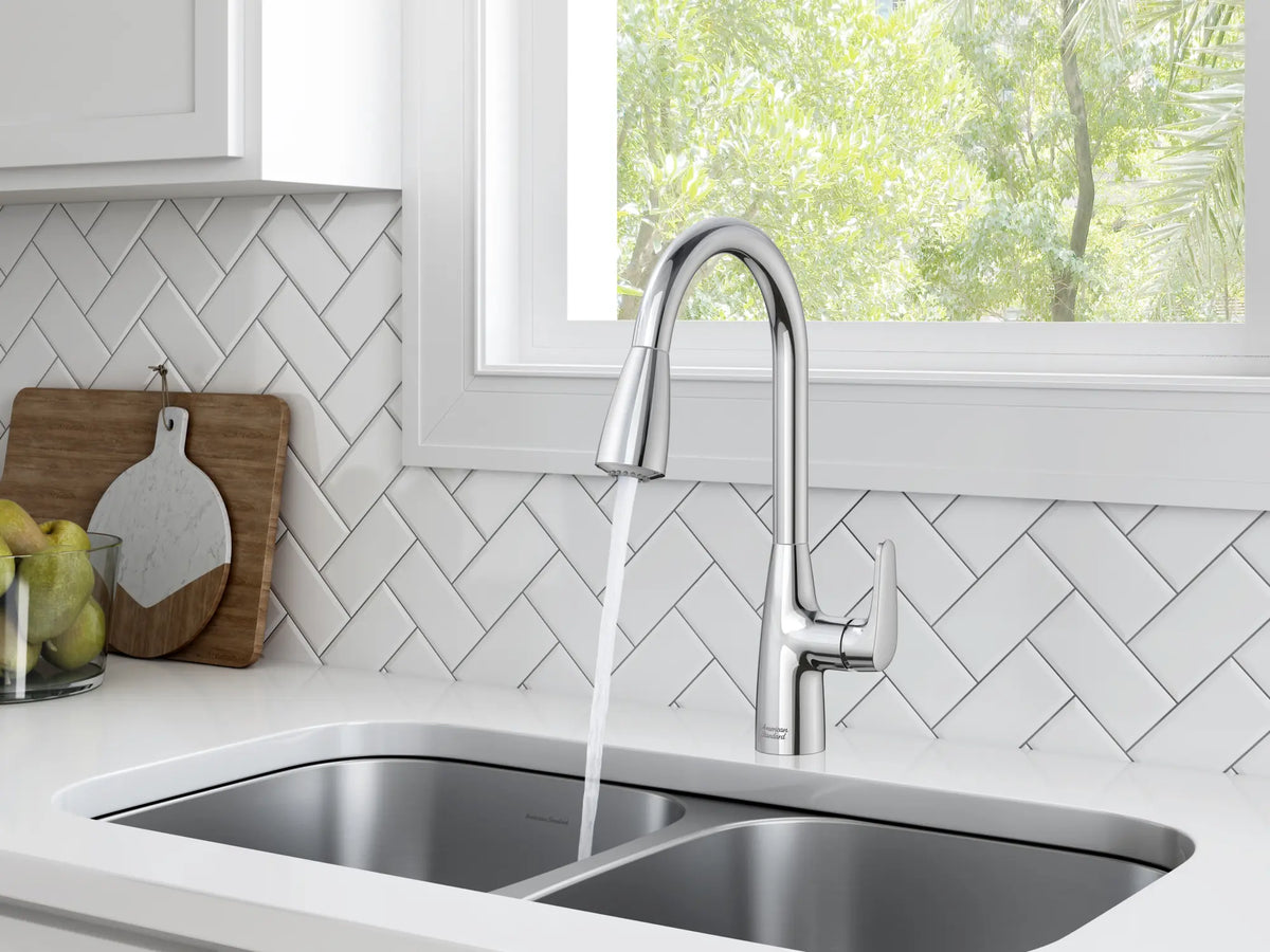 Robinet de cuisine Colony® PRO à monocommande et jet double, 5,7 L/min (1,5 gpm) // CHROME POLI // 153339_B-7077300.002_Water2_0_CDNwebp_ea648a9c-ebc6-4c05-b25c-eba52cd16a8a.webp