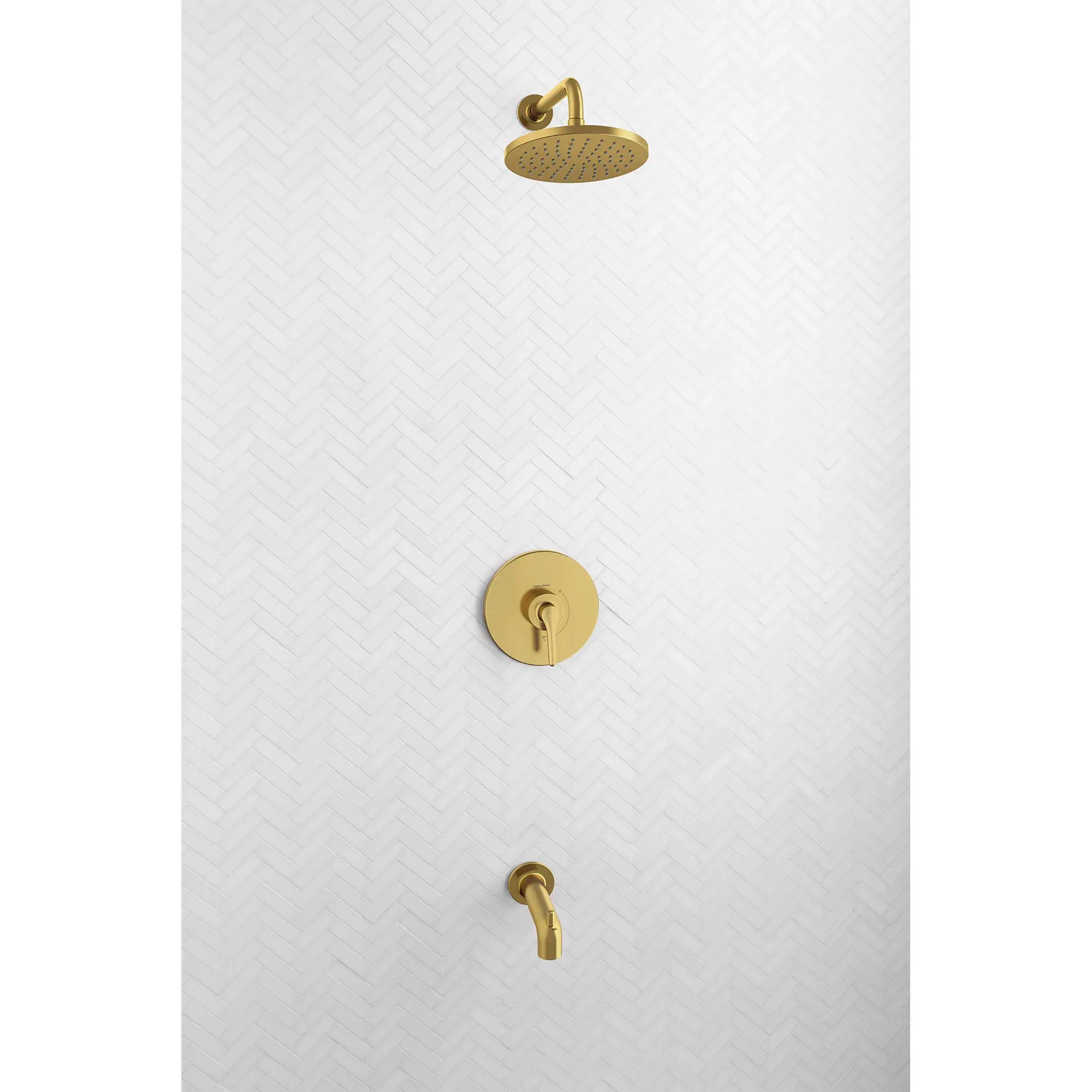 Studio® S - Ensemble de robinetterie pour baignoire/douche 1,8 gpm/6,8 L/min incluant une pomme de douche pluie, une cartouche à pression équilibrée en double céramique et une poignée à levier // TUB & SHOWER / AUBE FRAÎCHE BROSSÉ // 169411_StudioS_EnvironmentCloseUp_TU105508.GN0_0001_Jul2023_0_CDNwebp.webp