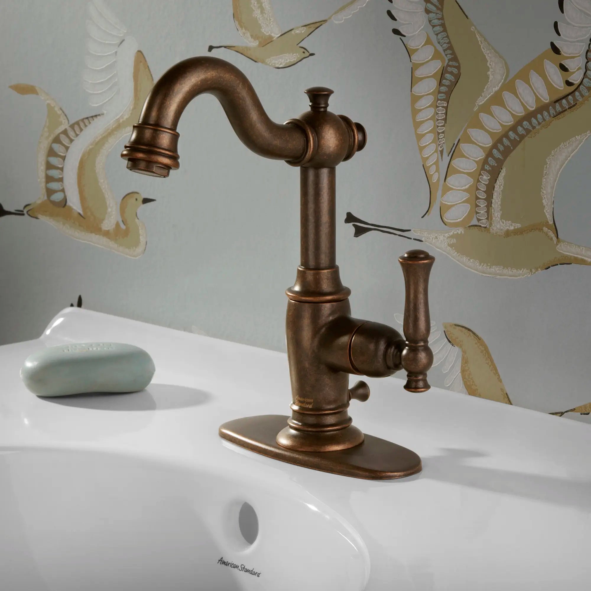 Quentin Robinet de salle de bain monotrou à poignée unique avec poignée à levier // OIL RUBBED BRONZE // 169737_B-7440101224_02_0_CDNwebp.webp