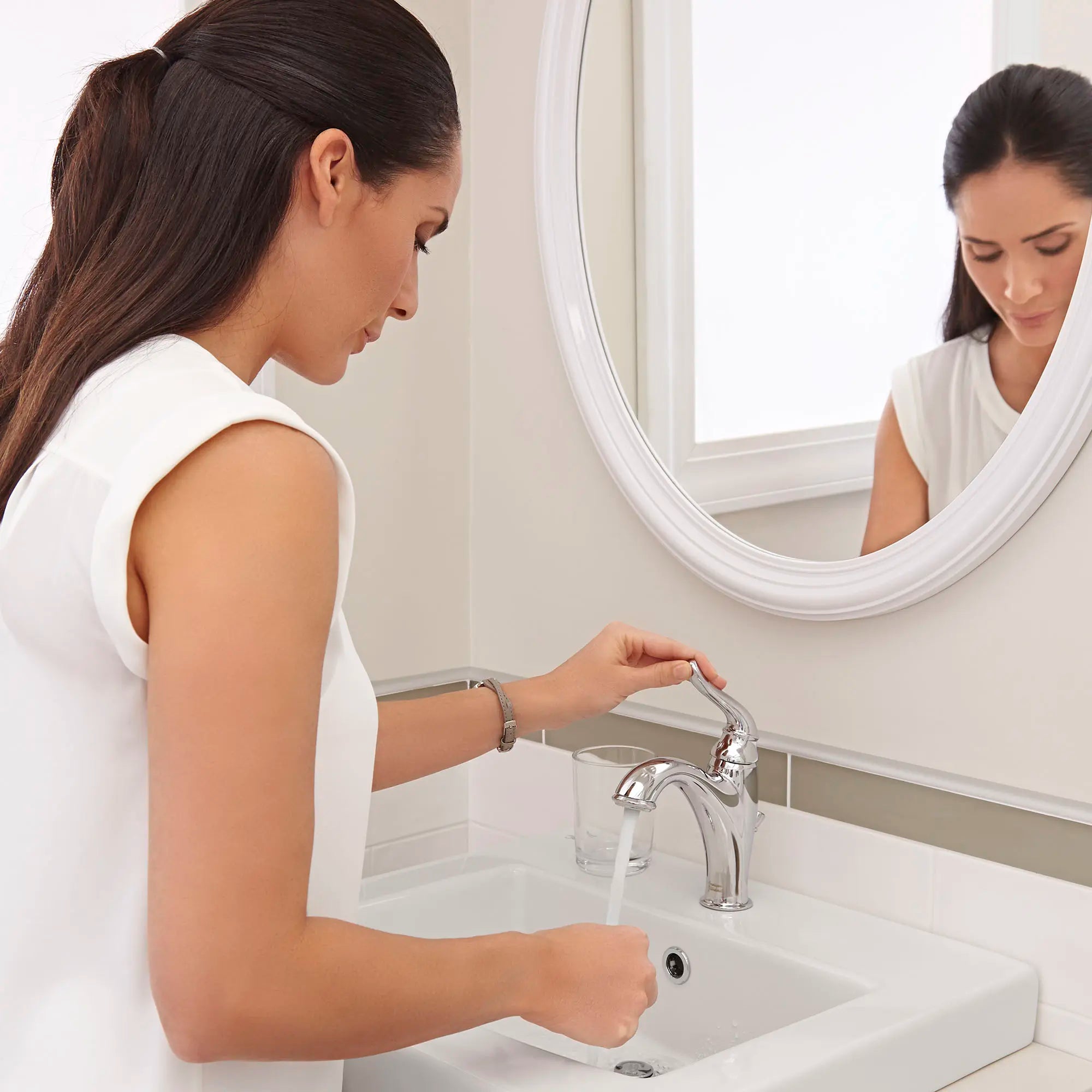 Lavabo Boxe® à demi encastrement - trou central seulement // BLANC // 173770_L-0342001020_1_0_CDNwebp.webp