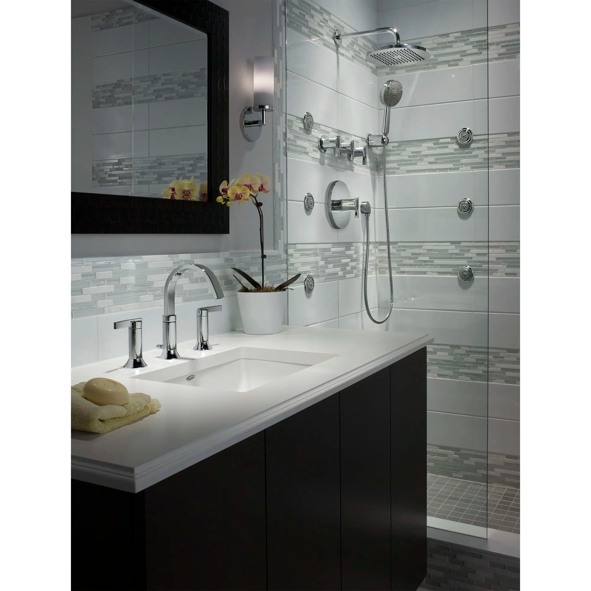 Extenseur de jet rond pour le corps // CHROME POLI // 173830_C-1660130002_0_CDNwebp.webp