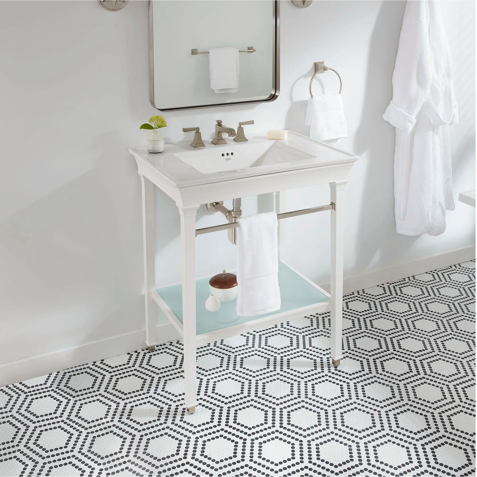 Dessus de meuble-lavabo Town Square S - trous de robinet sur centres de 8 po (203 mm) // BLANC // 174163_B-9056030002_0298008020_0_CDNwebp.webp