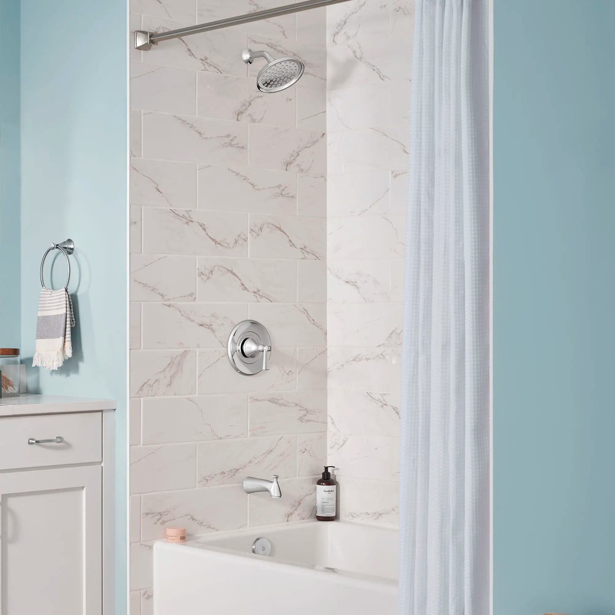 Ensemble de baignoire et garniture pour douche Glenmere 6,8 L/min/1,8 gpm avec pomme de douche économe en eau, cartouche à pression équilibrée en double céramique, et poignée à levier // TUB & SHOWER / CHROME POLI // 174461_B-TU617502.002_TU617508.002_0_CDNwebp_4c682c57-00e2-4f5b-99aa-bc973dbc138b.webp