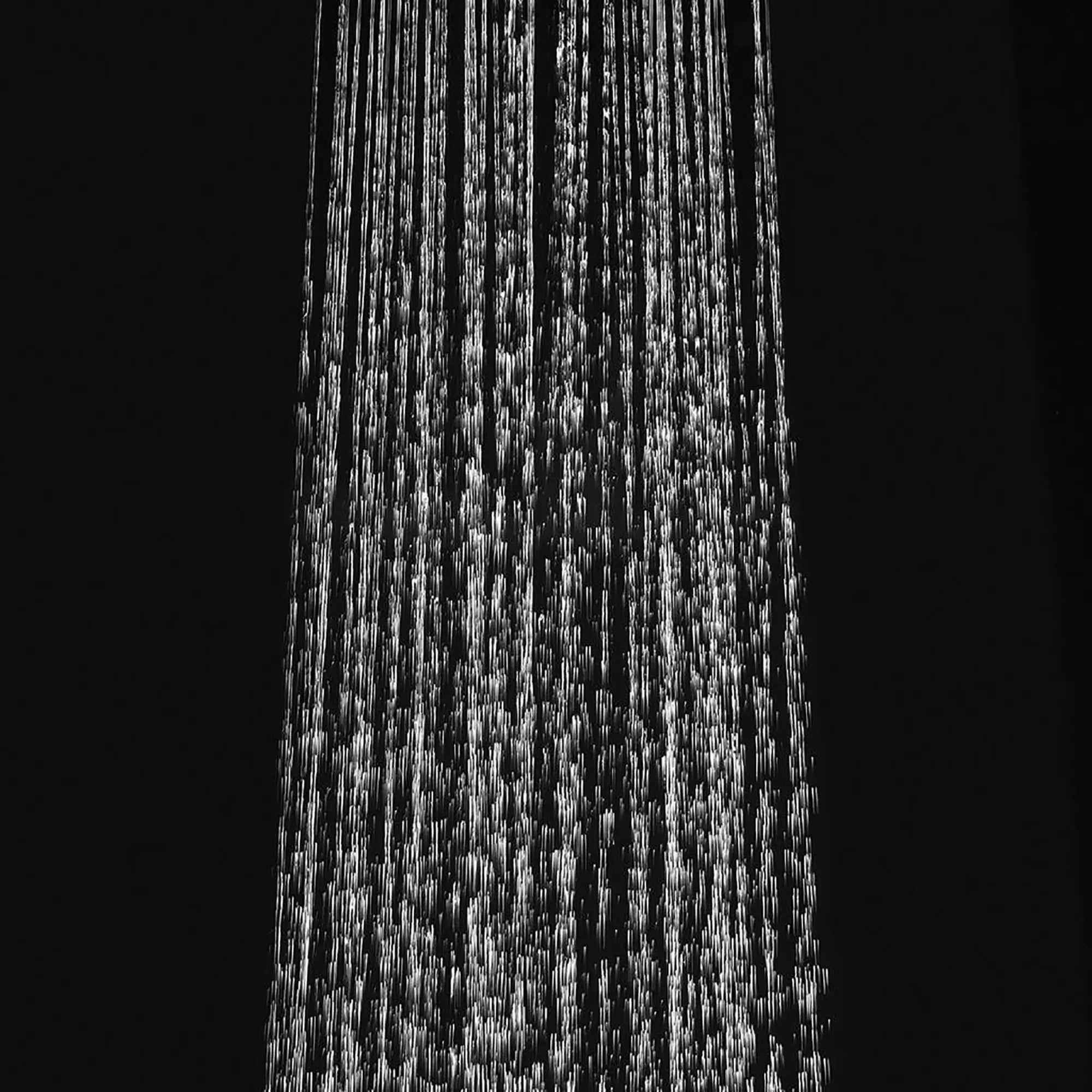 Pomme de douche économiseur d'eau Spectra® Touch 7-3/16 po, 1,8 GPM, 4 fonctions // BRUSHED NICKEL // 174619_1698374.295_3_0_CDNwebp.webp