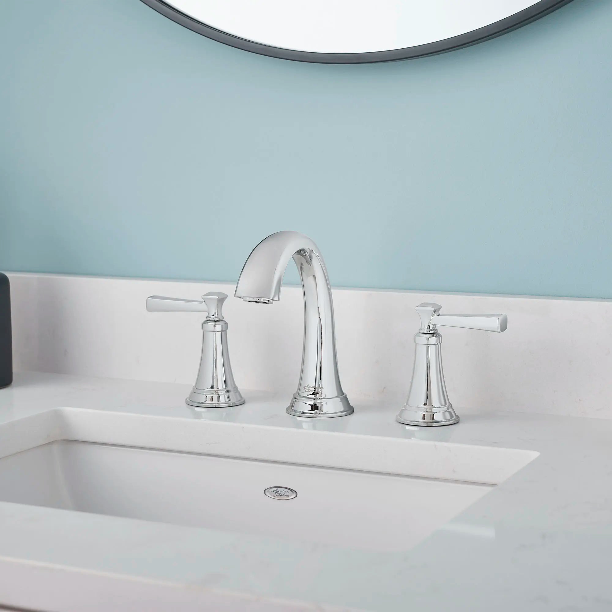 Robinet de salle de bain espacé de 8 po à deux poignées Glenmere 1,2 gpm/4,5 l/min avec poignées à levier // CHROME POLI // 175073_B-7617807.002_0_CDNwebp_8f5f9650-4de3-4d88-b43f-caf6bb47ada6.webp