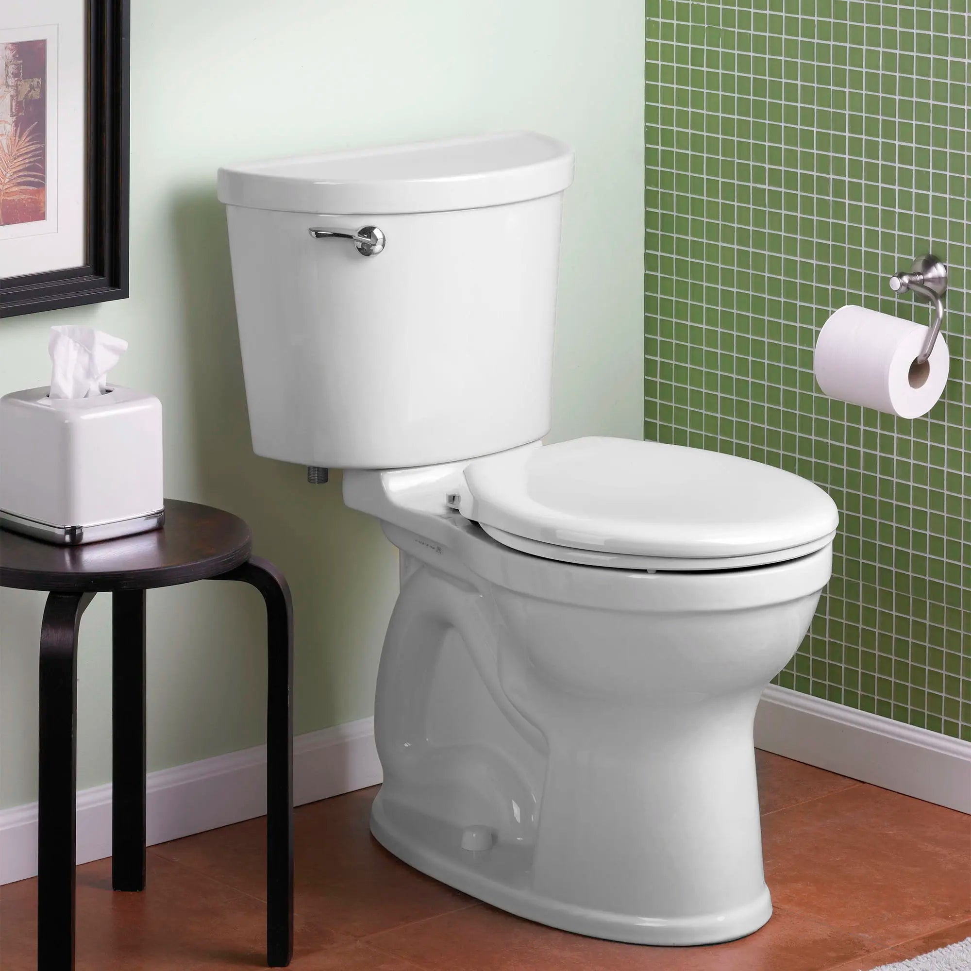 Toilette Champion® PRO, 2 pièces, 1,6 gpc/6,0 lpc,  à cuvette au devant rond à hauteur de chaise, sans siège // BLANC // 175193_211BA004020_0_CDNwebp.webp