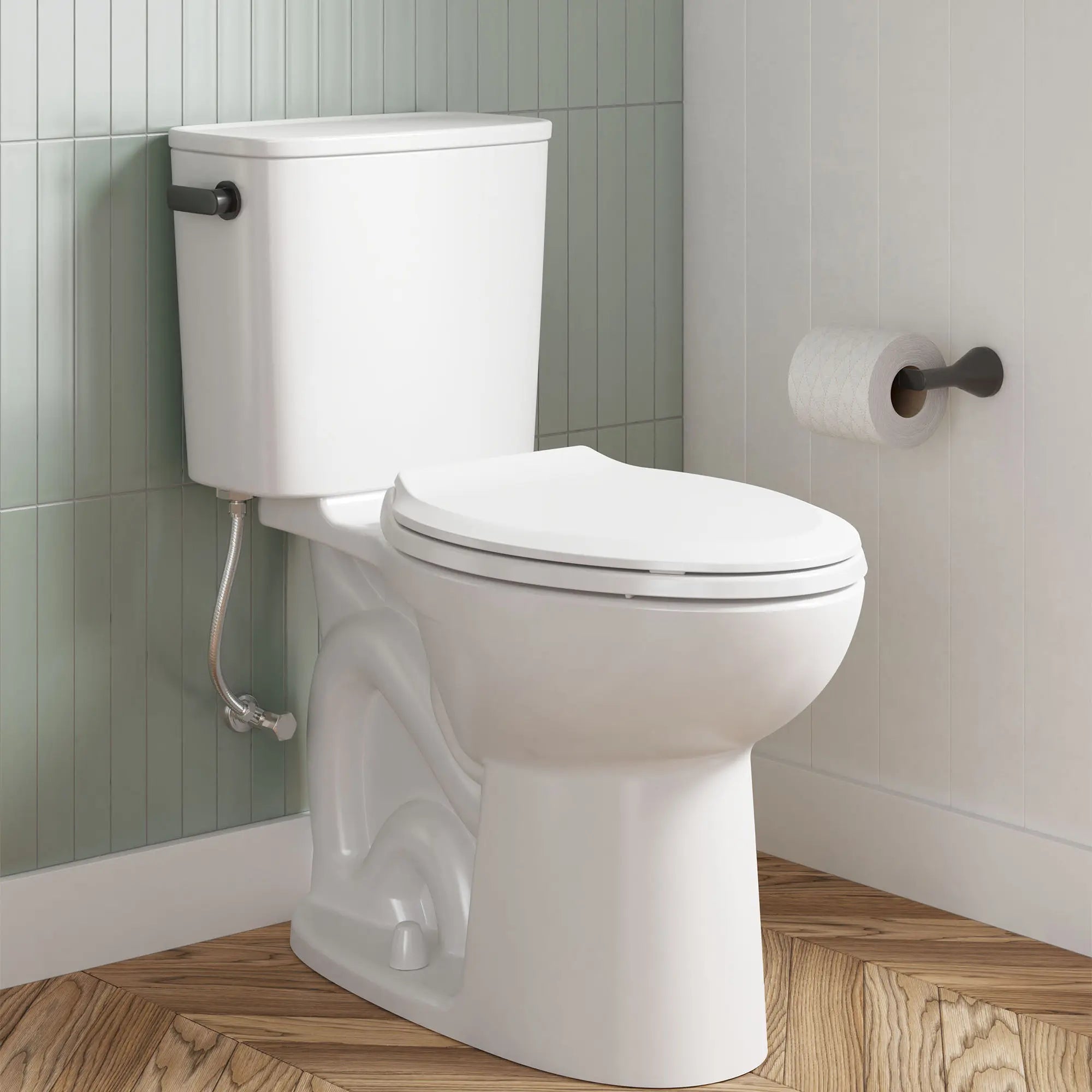 Aspirations - toilette EcoStrength allongée à hauteur de chaise, deux pièces, 0,80 gpc/3,0 Lpc, sans siège // BLANC // 176967_Aspirations_EnvironmentCloseUp_250AA809.020-7061230.243_0002_Sept2023_0_CDNwebp.webp