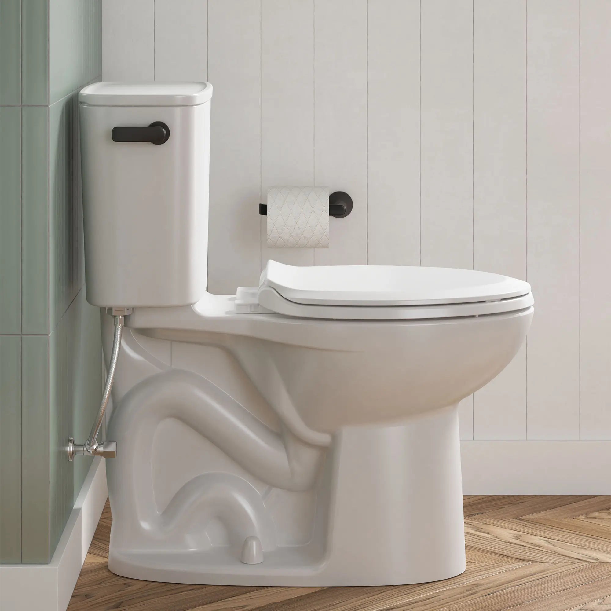 Aspirations - toilette EcoStrength allongée à hauteur de chaise, deux pièces, 0,80 gpc/3,0 Lpc, sans siège // BLANC // 176968_Aspirations_EnvironmentCloseUp_250AA809.020-7061230.243_0003_Sept2023_0_CDNwebp.webp