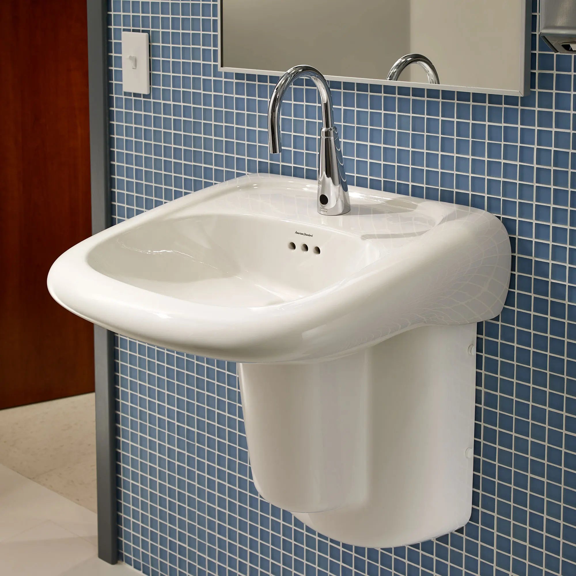 Selectronic® - robinet à col de cygne sans contact, modèle de base, 0,5 gpm/1,9 l/min // CHROME POLI // 224505_B-605B165002_2_CDNwebp.webp