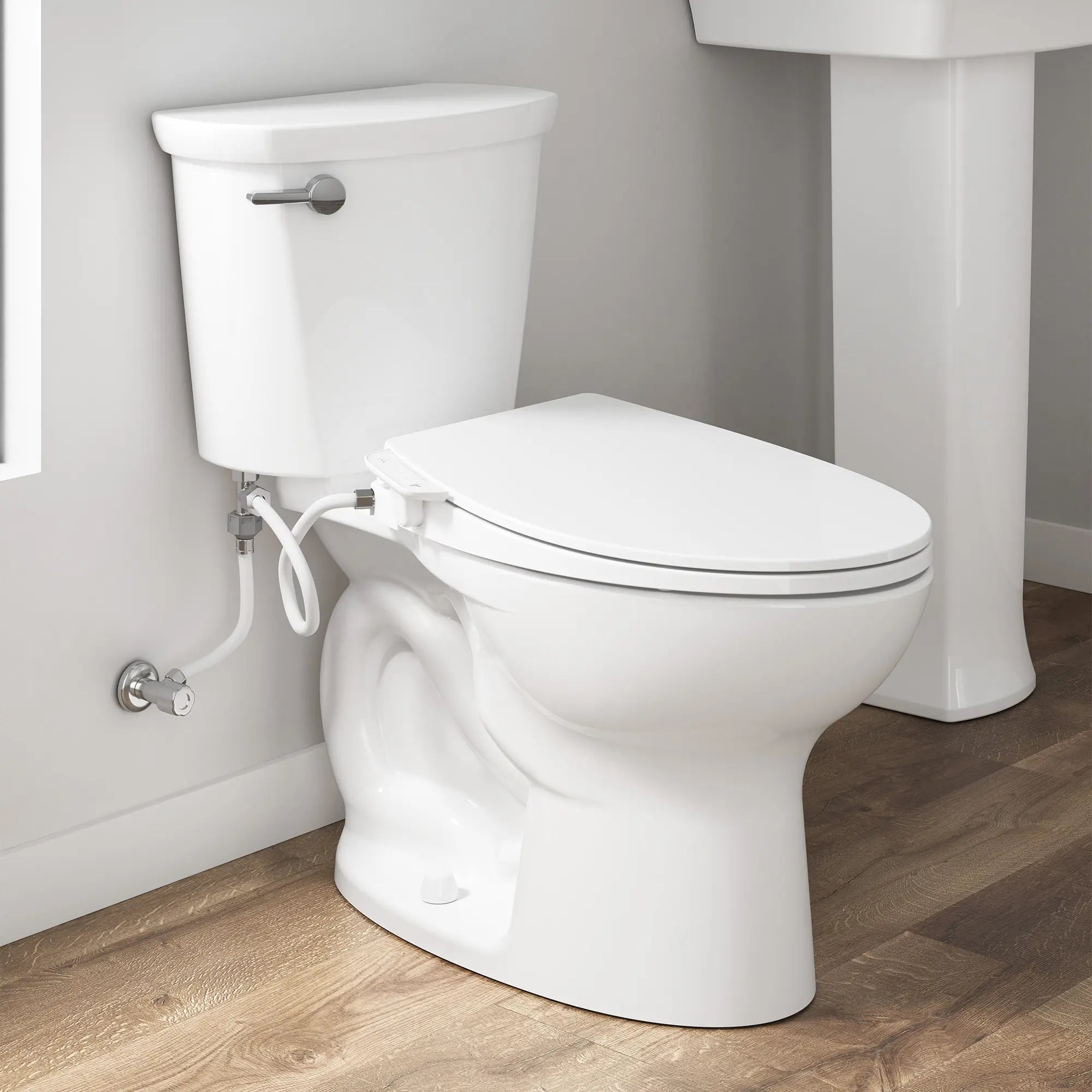 AquaWash® Essentials - siège de bidet SpaLet® non électrique avec commande manuelle // BLANC // 231837_AquaWashEssentials_EnvironmentCloseUp_8043A60G.020_0001_Nov2023_CDNwebp.webp
