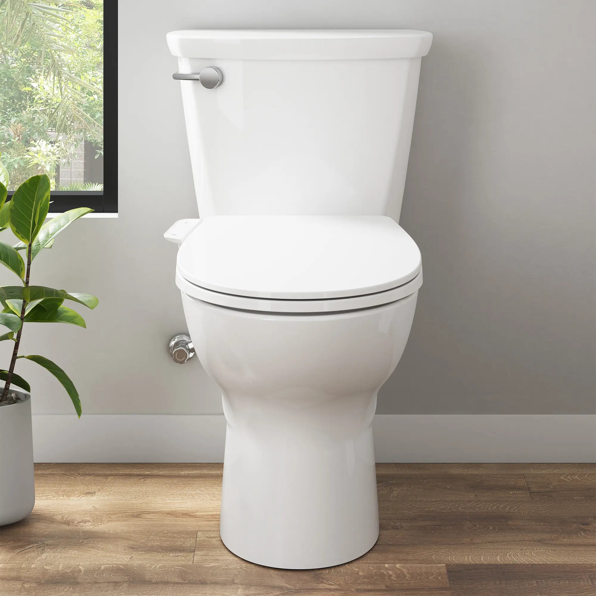 AquaWash® Essentials - siège de bidet SpaLet® non électrique avec commande manuelle // BLANC // 231838_AquaWashEssentials_EnvironmentCloseUp_8043A60G.020_0002_Nov2023_CDNwebp.webp