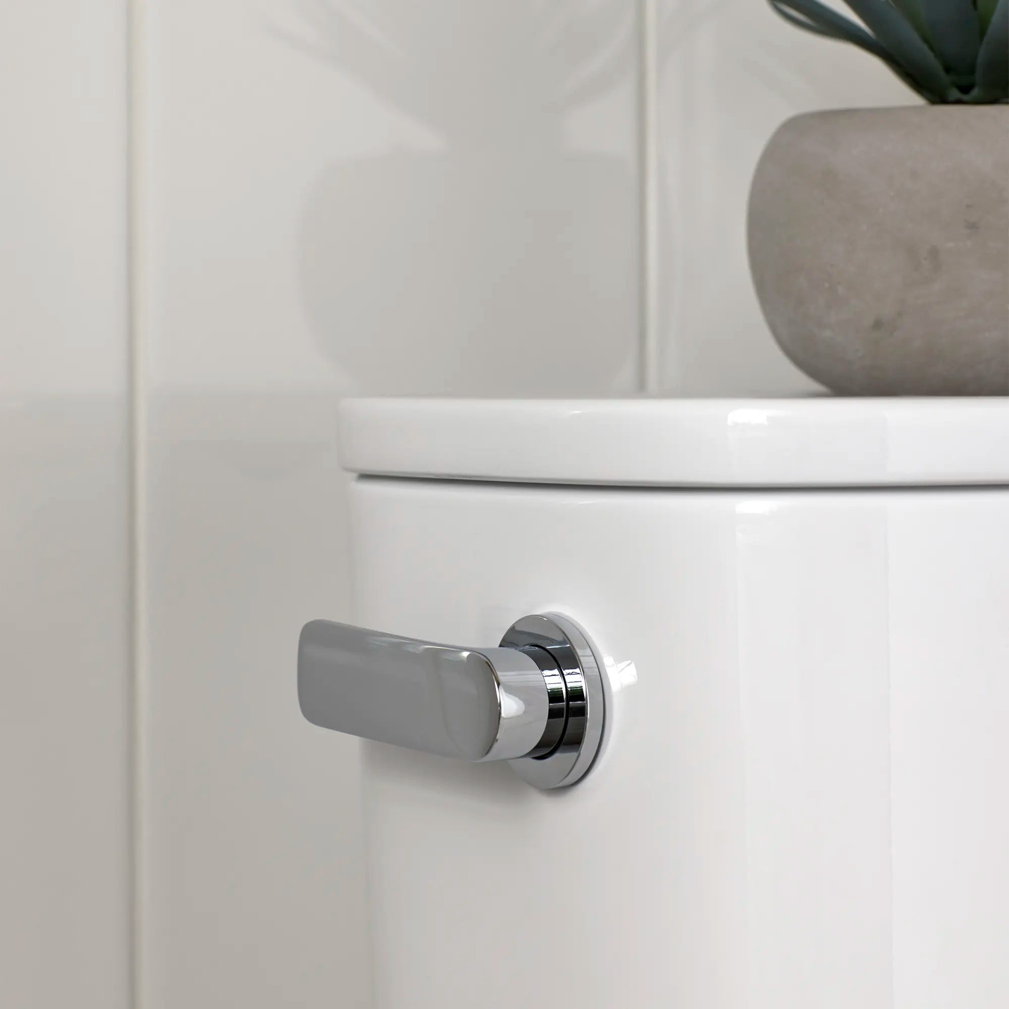 Levier de déclenchement à gauche // CHROME POLI // 231951_Aspirations_EnvironmentCloseUp_7381987200.002_0001_Nov2023_CDNwebp.webp