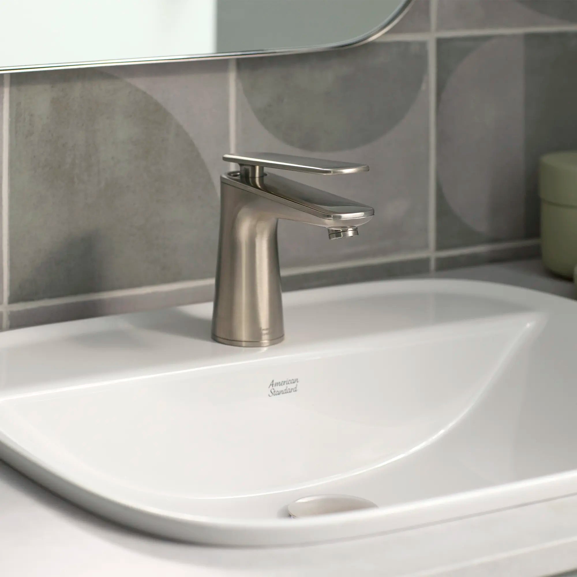 Aspirations - robinet de salle de bain à poignée simple à levier 1,2 gpm/ 4,5 L/min // NICKEL BROSSÉ // 231974_Aspirations_EnvironmentCloseUp_7061101.295_0001_Nov2023_CDNwebp.webp