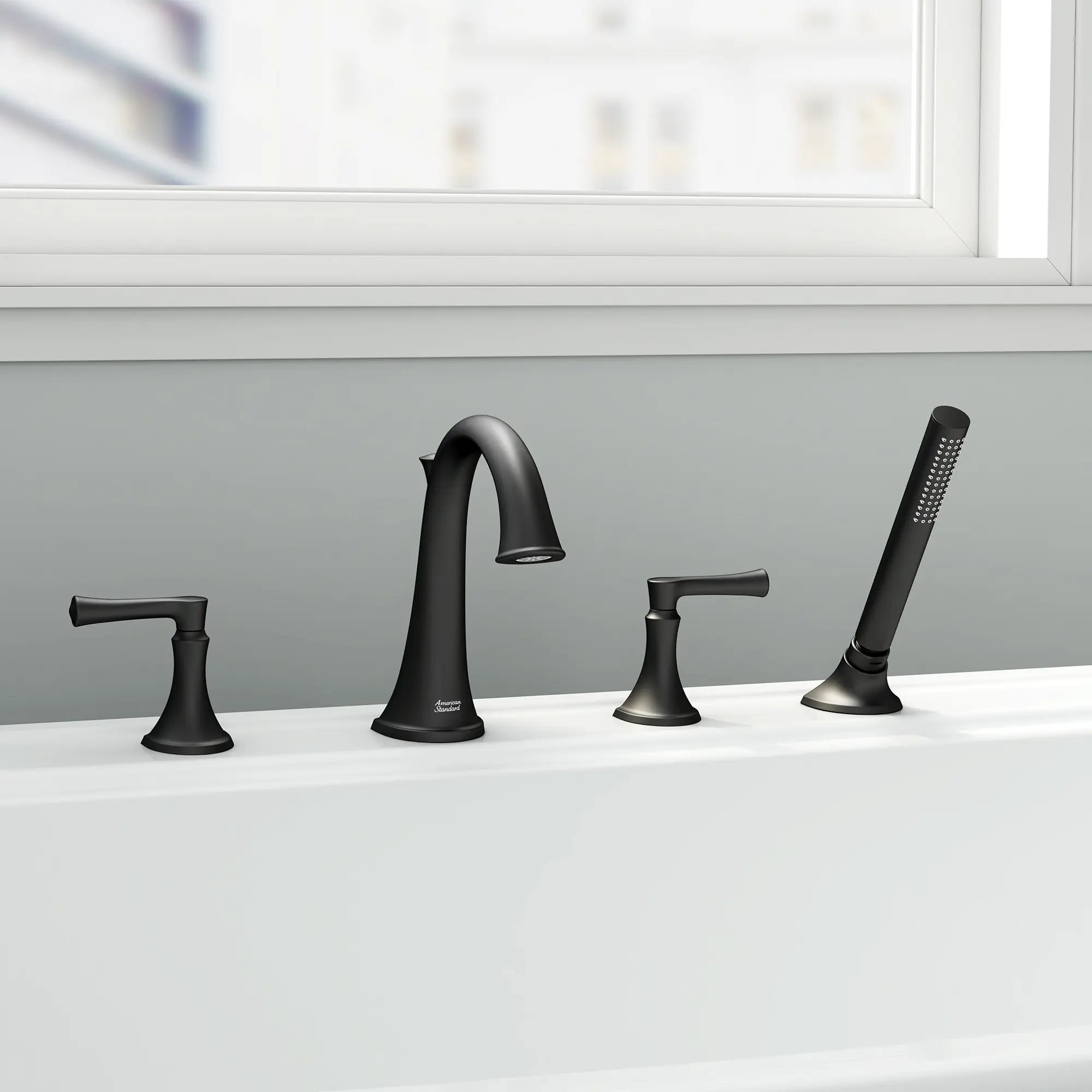 Estate - Robinet de baignoire avec douchette pour robinet brut Flash®, avec poignées à levier // NOIR MAT // 233665_Estate_EnvironmentCloseUp_T722901.243_0001_Nov2023_CDNwebp.webp