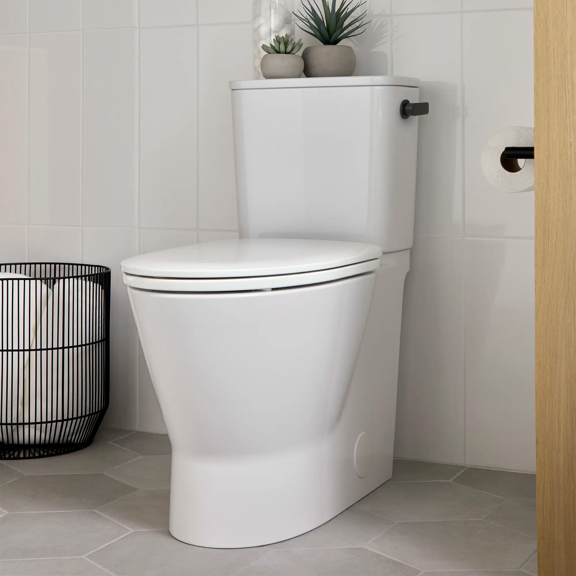 Levier de déclenchement à droite // NOIR MAT // 233832_Aspirations_EnvironmentCloseUp_252AA899.020_7381987-101.2430A_0004_Nov2023_CDNwebp.webp