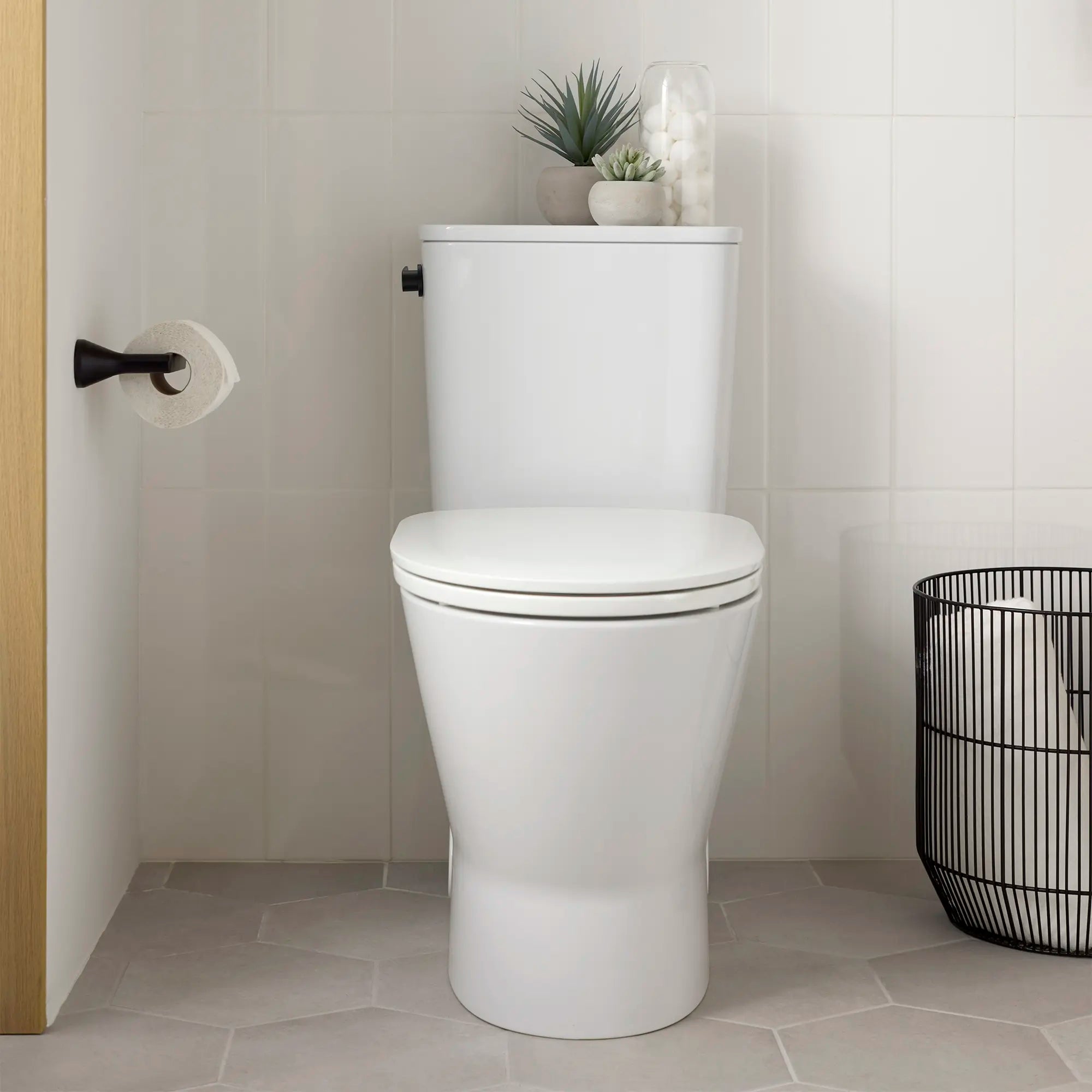 Levier de déclenchement à gauche // NOIR MAT // 233842_Aspirations_EnvironmentCloseUp_252AA899.020_7381987-100.2430A_0003_Nov2023_CDNwebp.webp