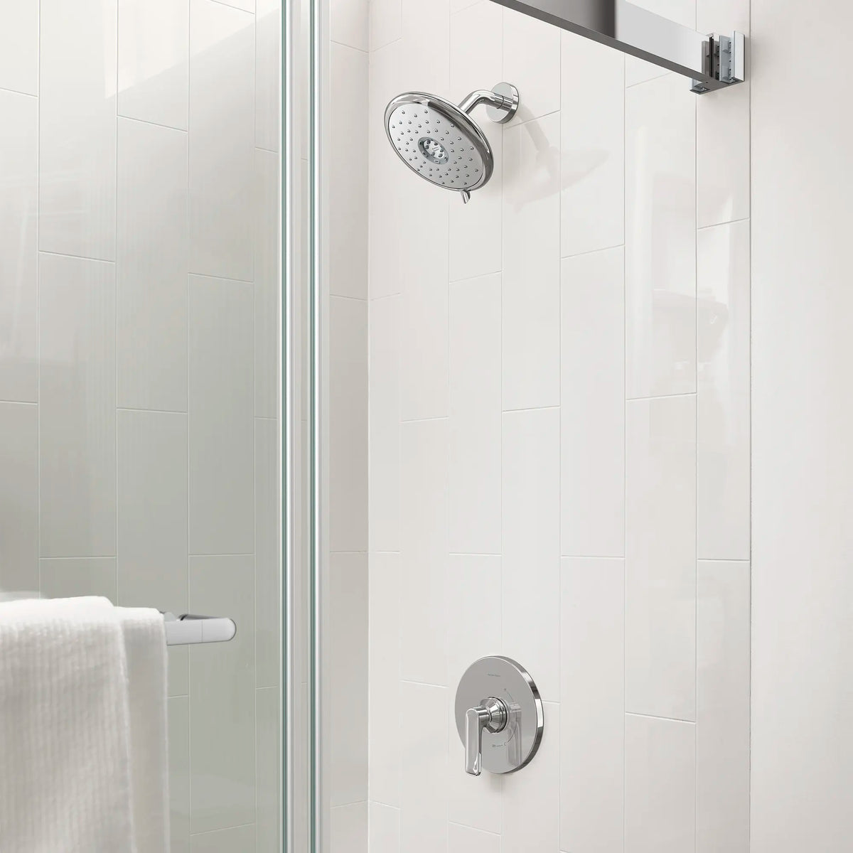 Aspirations - garniture pour bain douche, 1,8 gpm/6,8 L/min, avec pomme de douche à économie d'eau et double cartouche céramique à pression équilibrée, avec poignée à levier // CHROME POLI // 233867_Aspirations_EnvironmentCloseUp_TU061508.002_AM00854400.213_2952BWT32.020_0002_Nov2023_CDNwebp.webp
