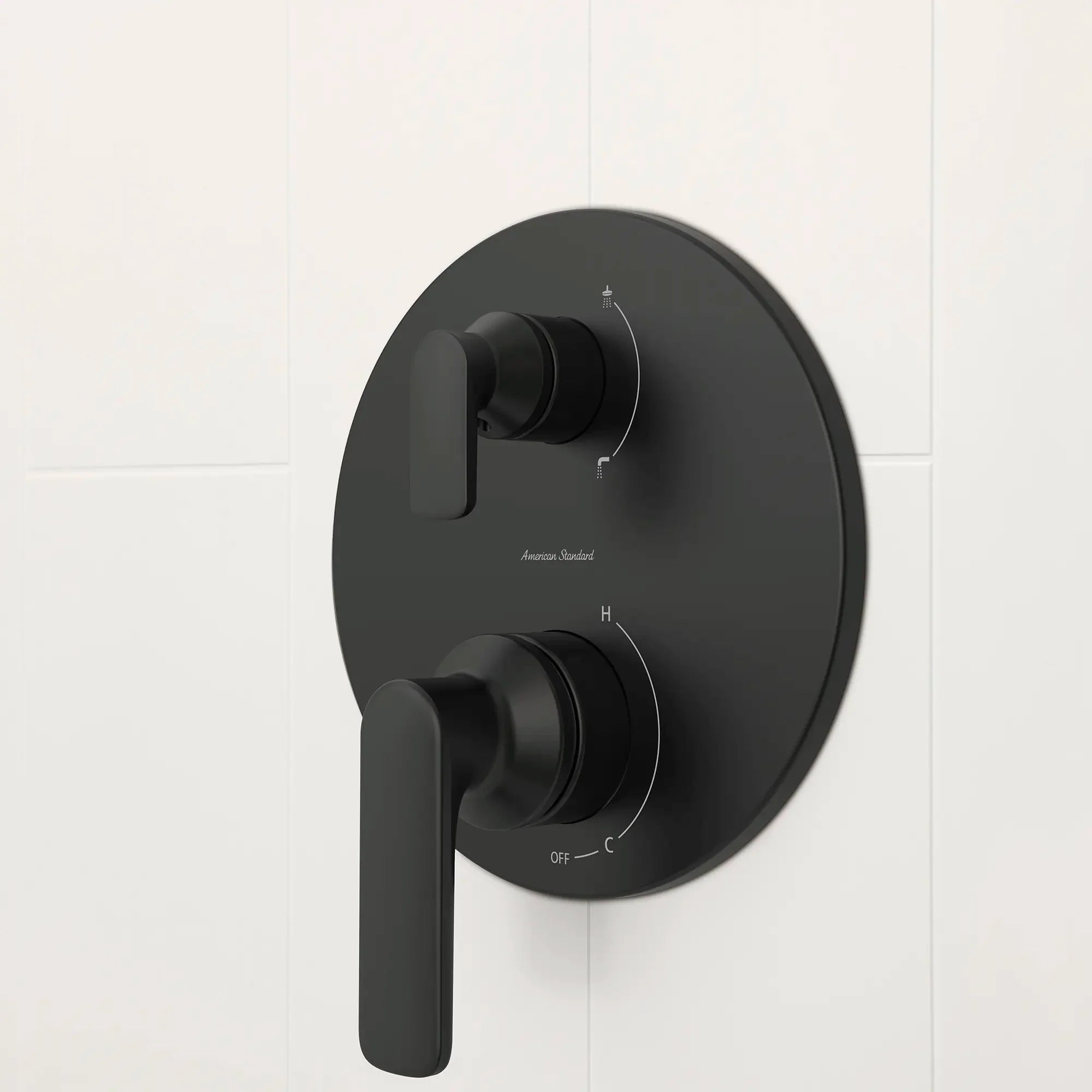 Aspirations - garniture d'inverseur de douche à 2 ou 3 voies avec cartouche discrète // NOIR MAT // 233875_Aspirations_EnvironmentCloseUp_TU061740.243_0001_Nov2023_CDNwebp.webp