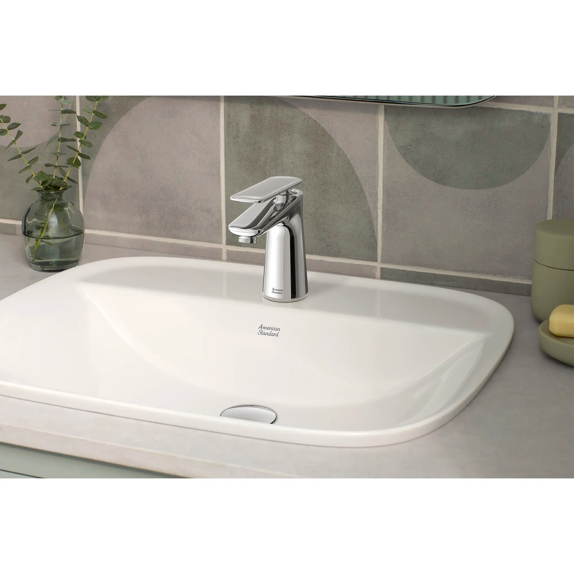 Aspirations - lavabo à encastrer avec trou central seulement // BLANC // 233900_Aspirations_EnvironmentCloseUp_7061101.002_1721001.020_0001_Nov2023_CDNwebp.webp