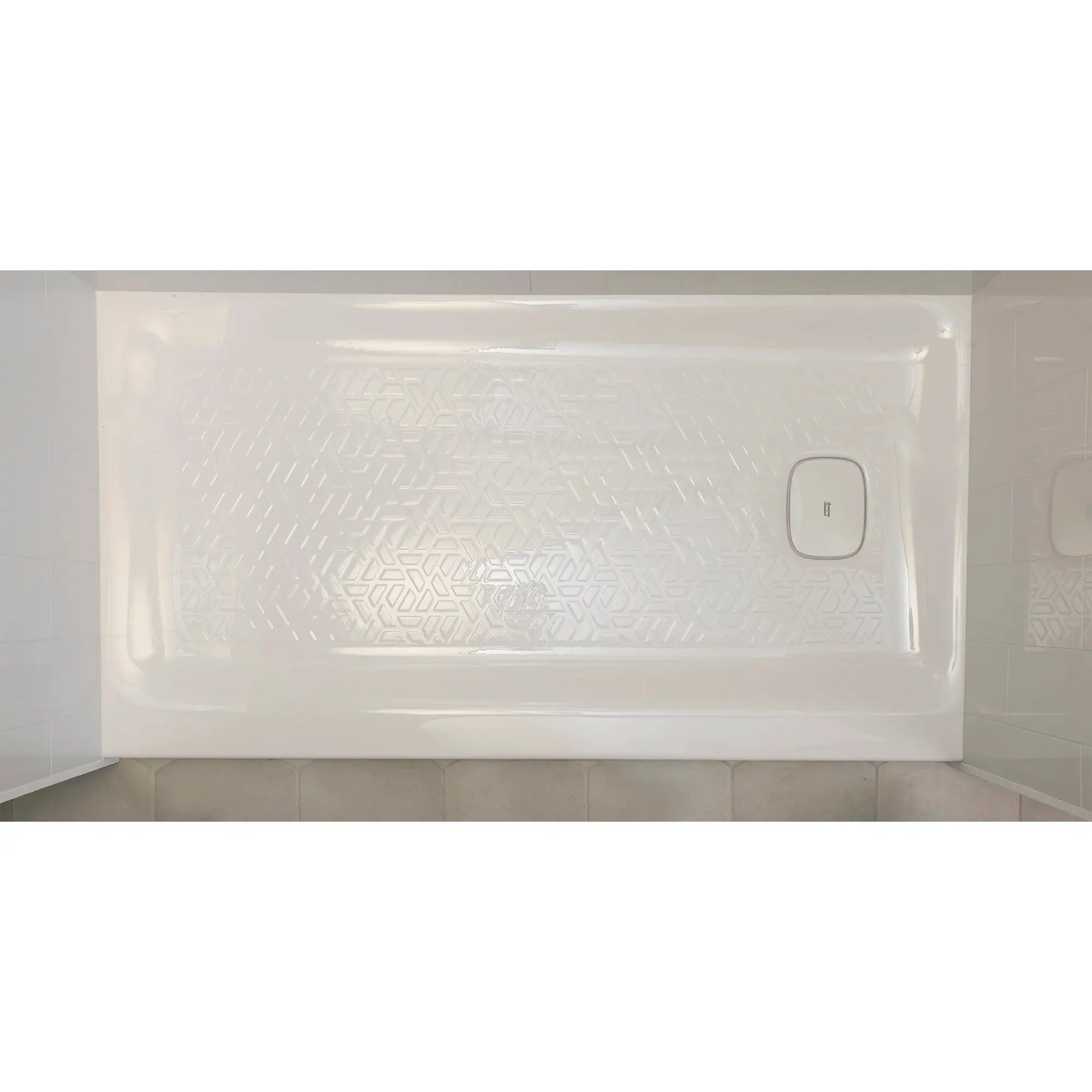 Aspirations - base de douche à seuil unique de 60 x 30 pouces avec drain à droite // 60 X 30 IN / RIGHT / BLANC // 233970_Aspirations_EnvironmentCloseUp_A8019T-RHO.020_0003_Nov2023_CDNwebp.webp