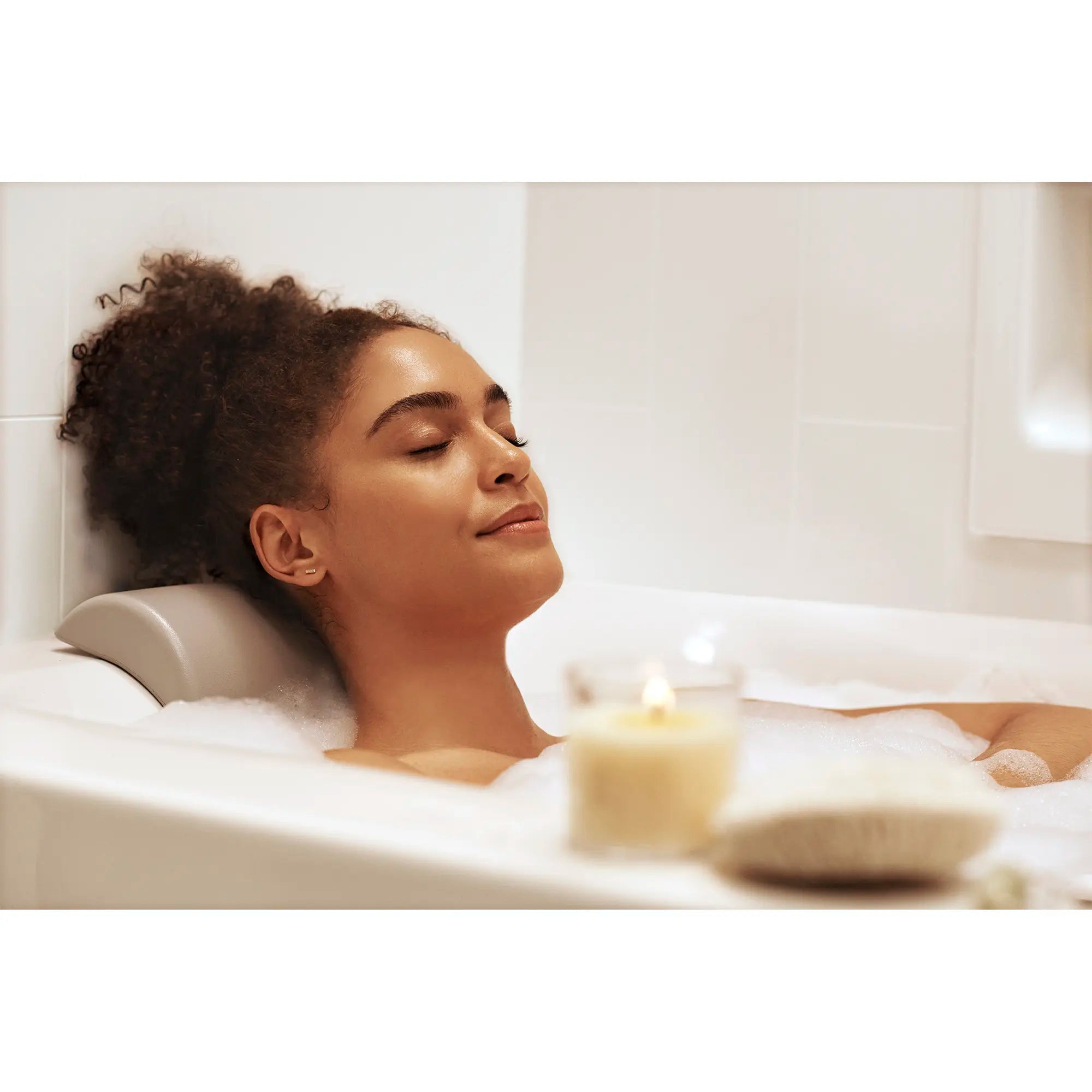 Aspirations - ensemble de parois de baignoire en carreaux verticaux 60 x 32 x 72 pouces // BLANC // 234039_Aspirations_Lifestyle_2964102.020_2952BWT32.020_7192000.020_7194000.020_7181000_0001_Dec2023_CDNwebp.webp