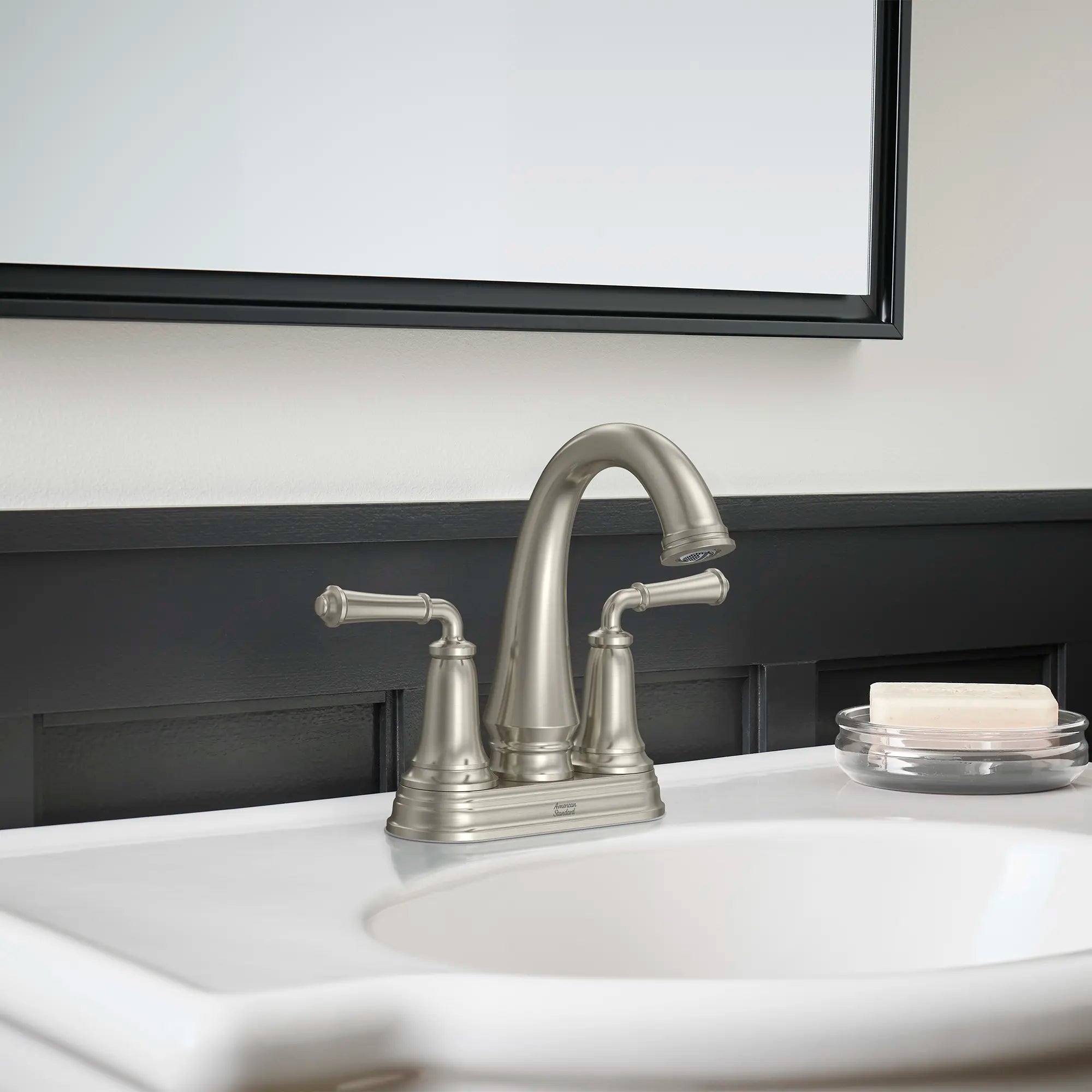 Delancey® - robinet combiné de salle de bain, 4 pouces centre à centre, à 2 poignées, 1,2 gpm/ 4,5 L/min avec poignées à levier // NICKEL BROSSÉ // 238718_DELANCEY_EnvironmentCloseUp_7052207.295_0001_Jan2024_CDNwebp.webp