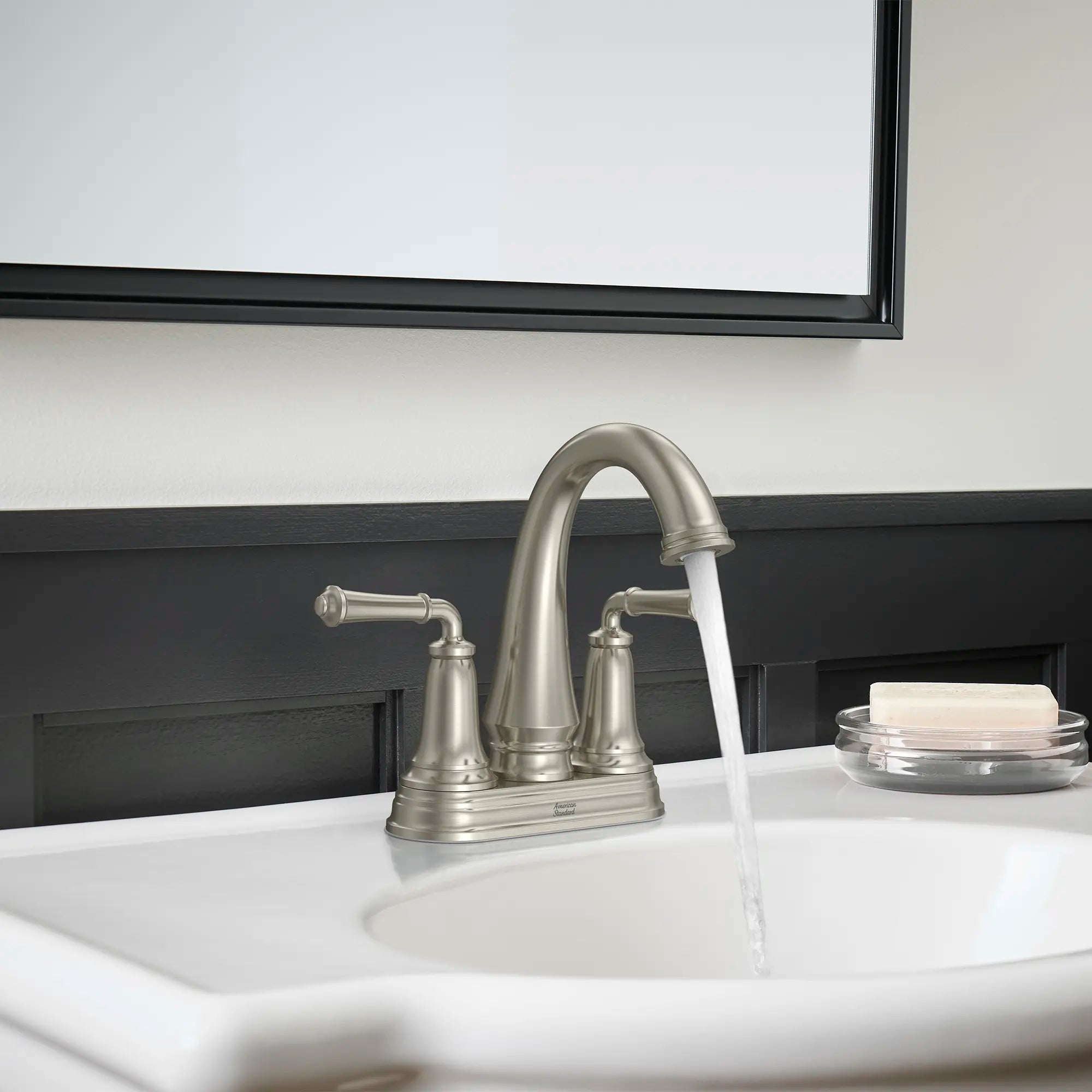 Delancey® - robinet combiné de salle de bain, 4 pouces centre à centre, à 2 poignées, 1,2 gpm/ 4,5 L/min avec poignées à levier // NICKEL BROSSÉ // 238719_DELANCEY_EnvironmentCloseUp_7052207.295_0002_Jan2024_CDNwebp.webp