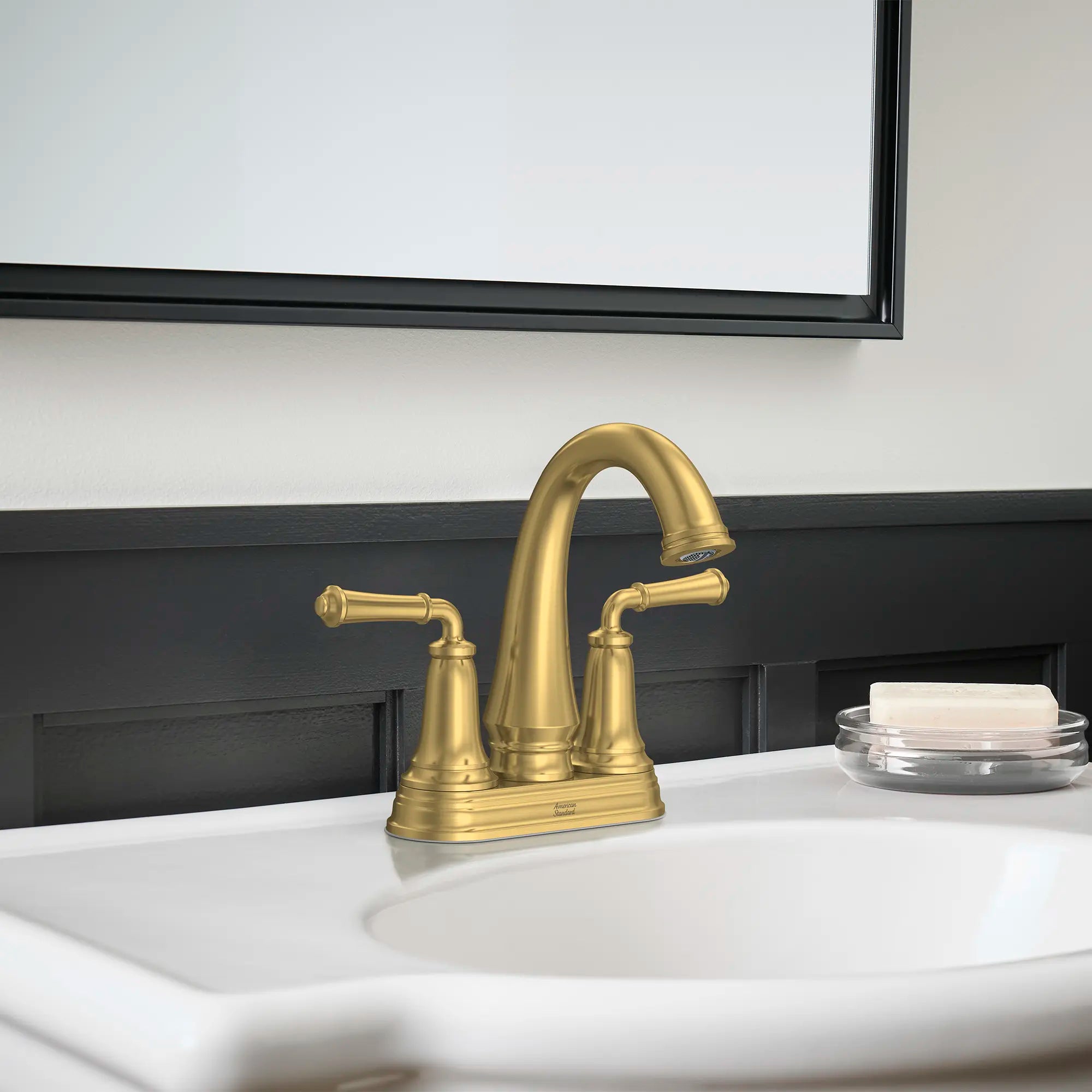 Delancey® - robinet combiné de salle de bain, 4 pouces centre à centre, à 2 poignées, 1,2 gpm/ 4,5 L/min avec poignées à levier // AUBE FRAÎCHE BROSSÉ // 238720_DELANCEY_EnvironmentCloseUp_7052207.GN0_0001_Jan2024_CDNwebp.webp