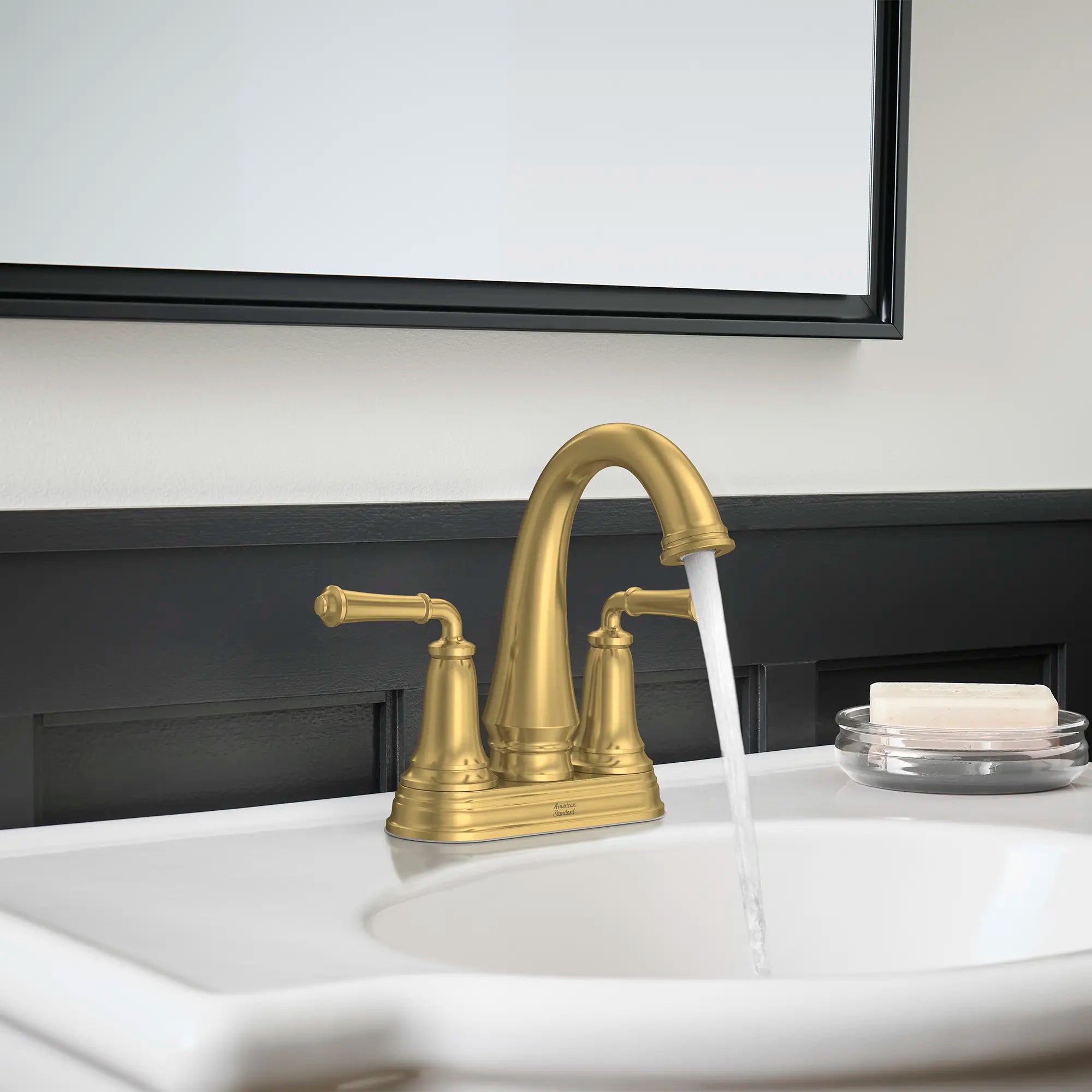 Delancey® - robinet combiné de salle de bain, 4 pouces centre à centre, à 2 poignées, 1,2 gpm/ 4,5 L/min avec poignées à levier // AUBE FRAÎCHE BROSSÉ // 238722_DELANCEY_EnvironmentCloseUp_7052207.GN0_0002_Jan2024_CDNwebp.webp