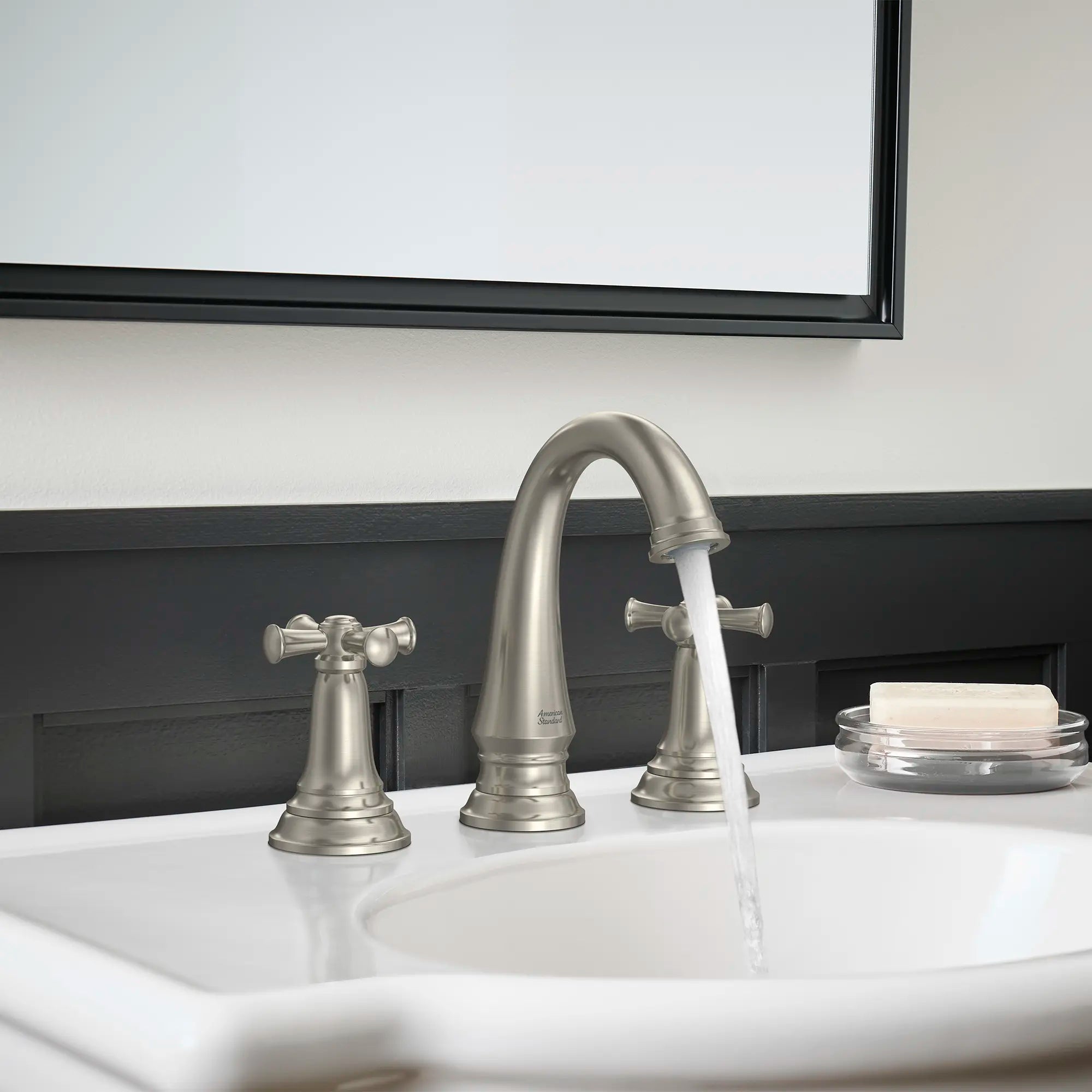 Delancey® - Robinet de salle de bain à 2 poignées espacées de 8 po 1,2 gpm/4,5 L/min avec poignées croisées // CROSS / NICKEL BROSSÉ // 238732_DELANCEY_EnvironmentCloseUp_7052827.295_0002_Jan2024_CDNwebp.webp