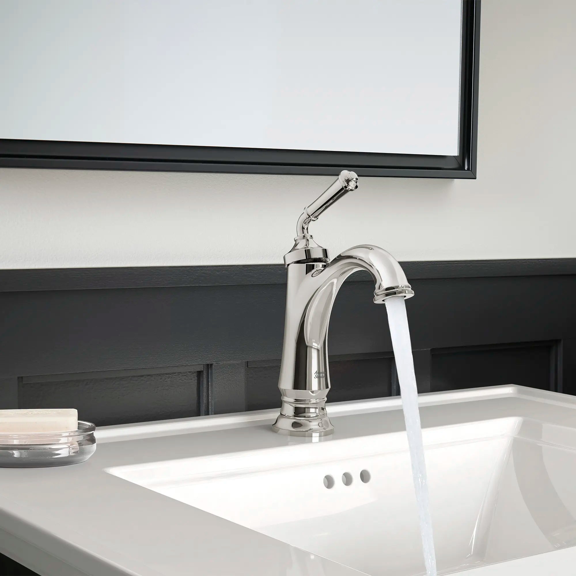 Delancey® - Robinet de salle de bain monotrou à poignée unique 1,2 gpm/4,5 L/min avec poignée à levier // NICKEL POLI // 238737_DELANCEY_EnvironmentCloseUp_7052107.013_0001_Jan2024_CDNwebp.webp