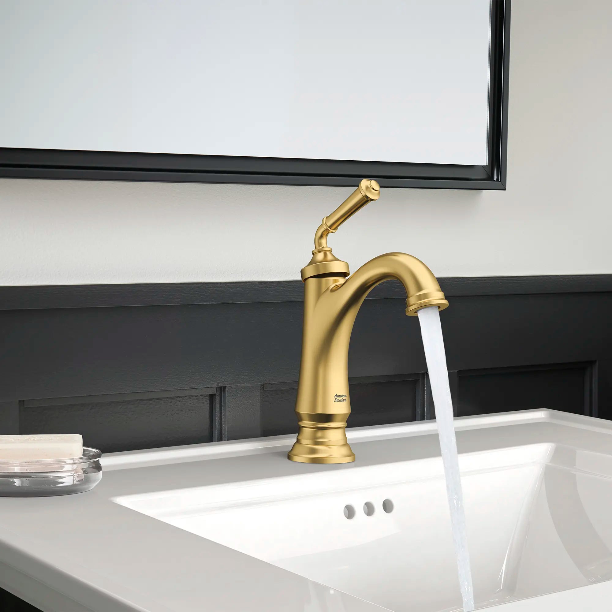 Delancey® - Robinet de salle de bain monotrou à poignée unique 1,2 gpm/4,5 L/min avec poignée à levier // AUBE FRAÎCHE BROSSÉ // 238742_DELANCEY_EnvironmentCloseUp_7052107.GN0_0002_Jan2024_CDNwebp.webp