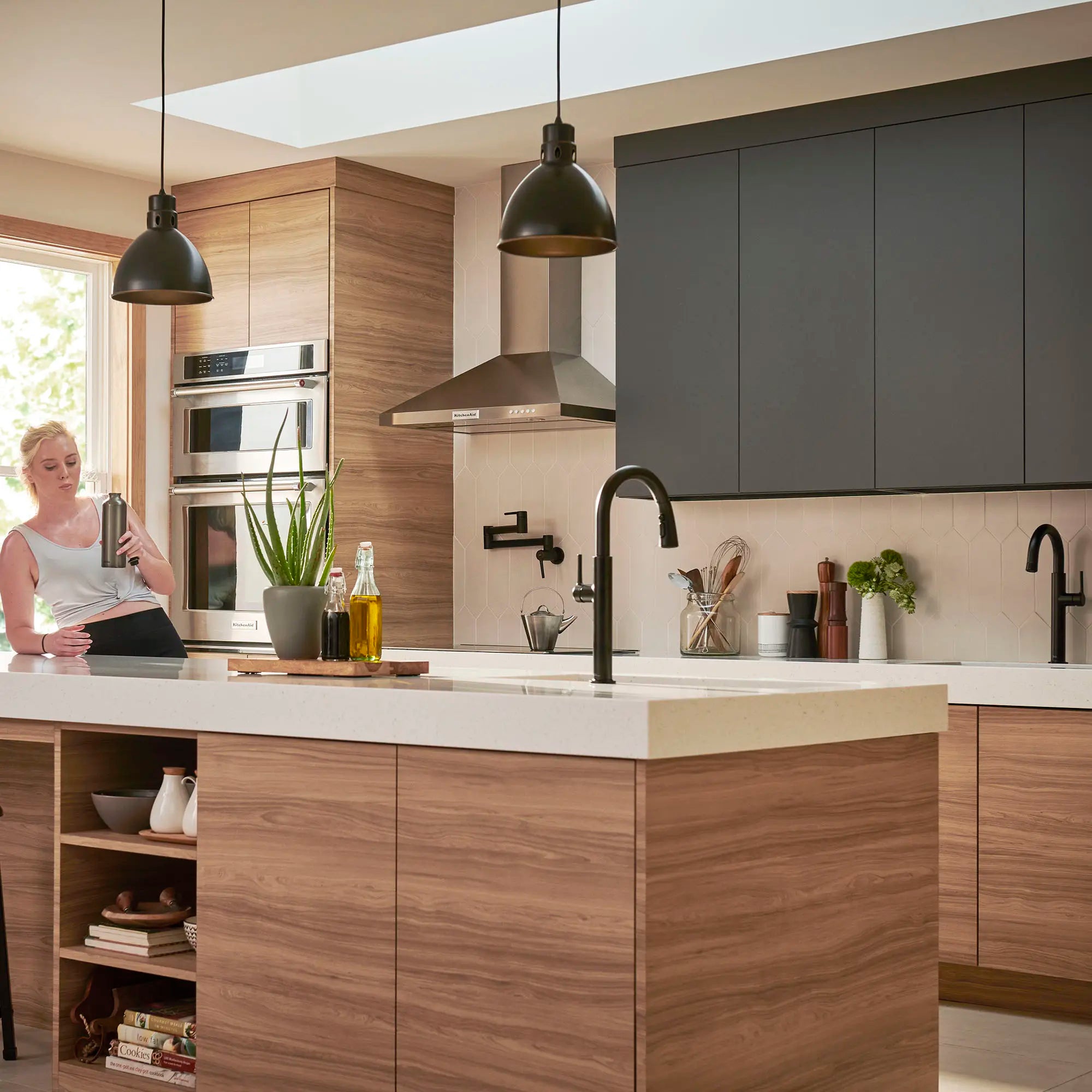 Robinet de cuisine rétractable Studio® S à jet double // NOIR MAT // 258609_L-4803300243_4803410243_4803900243_CDNwebp.webp