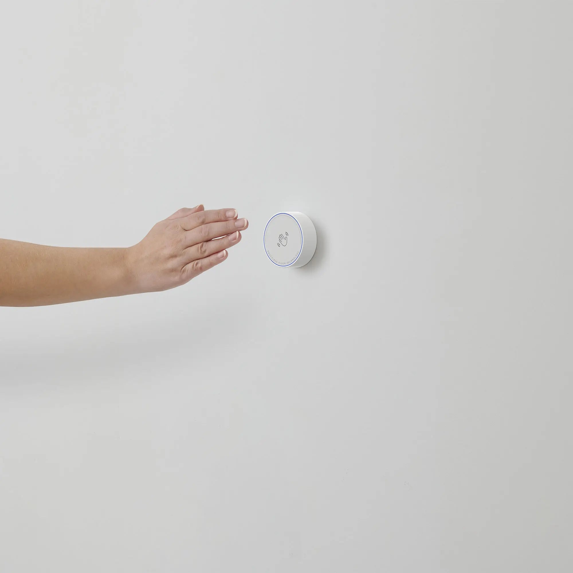 Réservoir Cadet® sans contact, 1,28 gpc/4,8 lpc, 12 po brut  // BLANC // 258627_L-4000709020_2_CDNwebp.webp