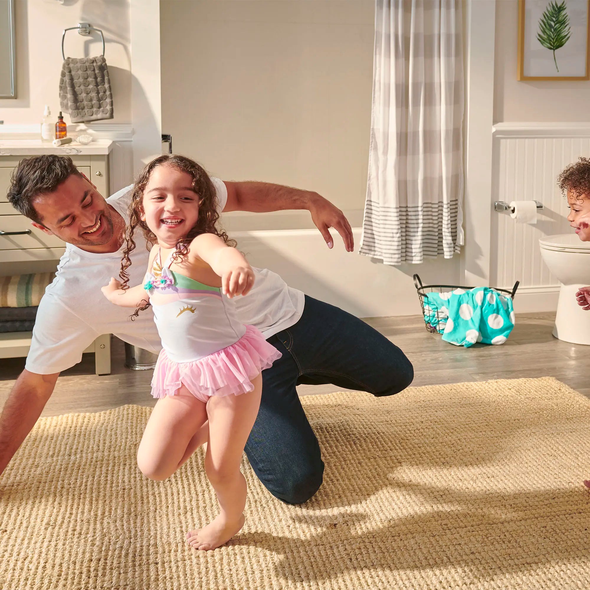 Toilette VorMax®, 2 pièces, 1.0 gpc/3.8 lpc, à cuvette allongée à hauteur de chaise, levier de déclenchement à droite, sans siège // BLANC // 258737_L-7353841002_238AA115020_CDNwebp.webp