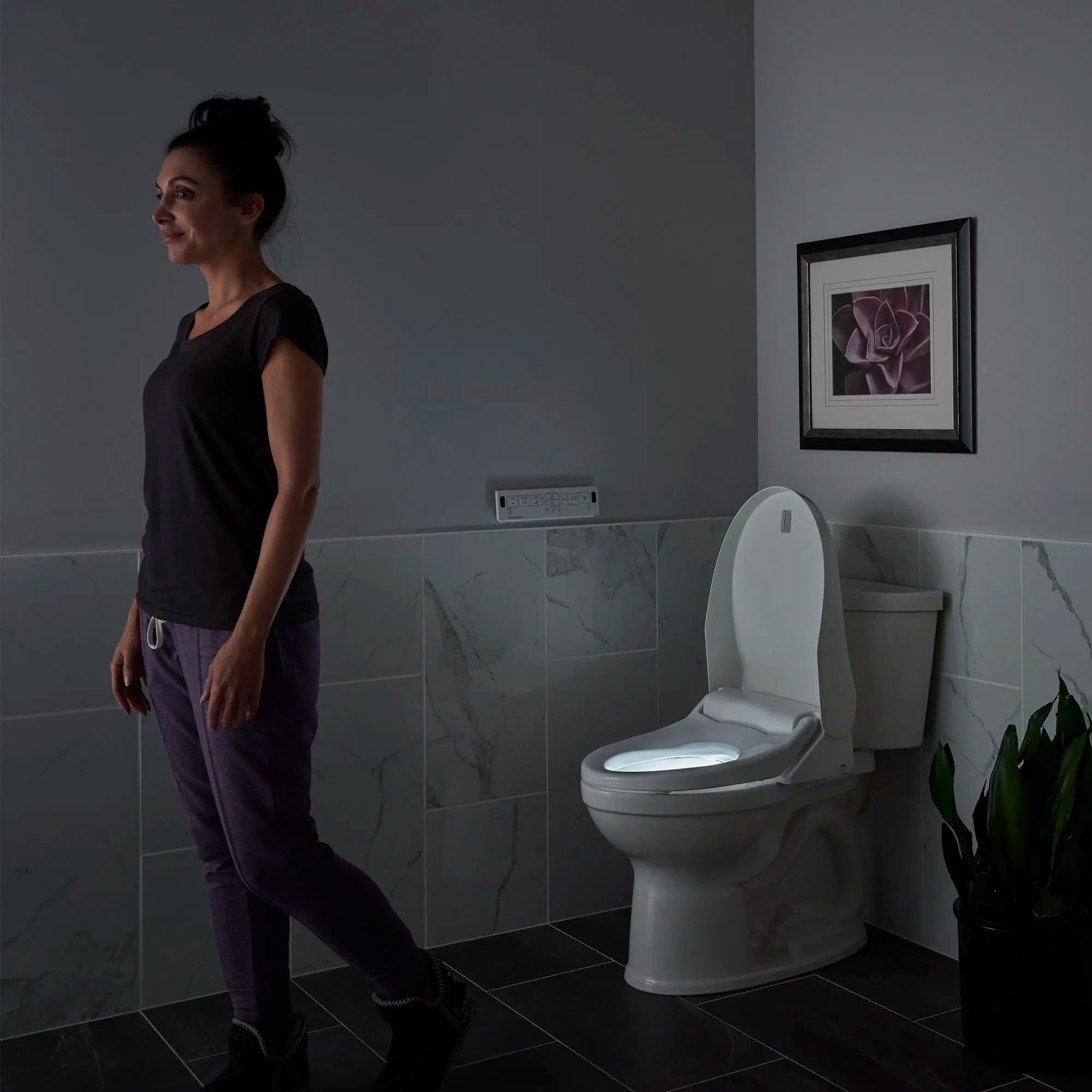 Advanced Clean 2.5 SpaLet® - siège de bidet électrique avec télécommande // BLANC // 258946_L-211AA104020_4225A104020_8012A60GRC020_1_CDNwebp.webp