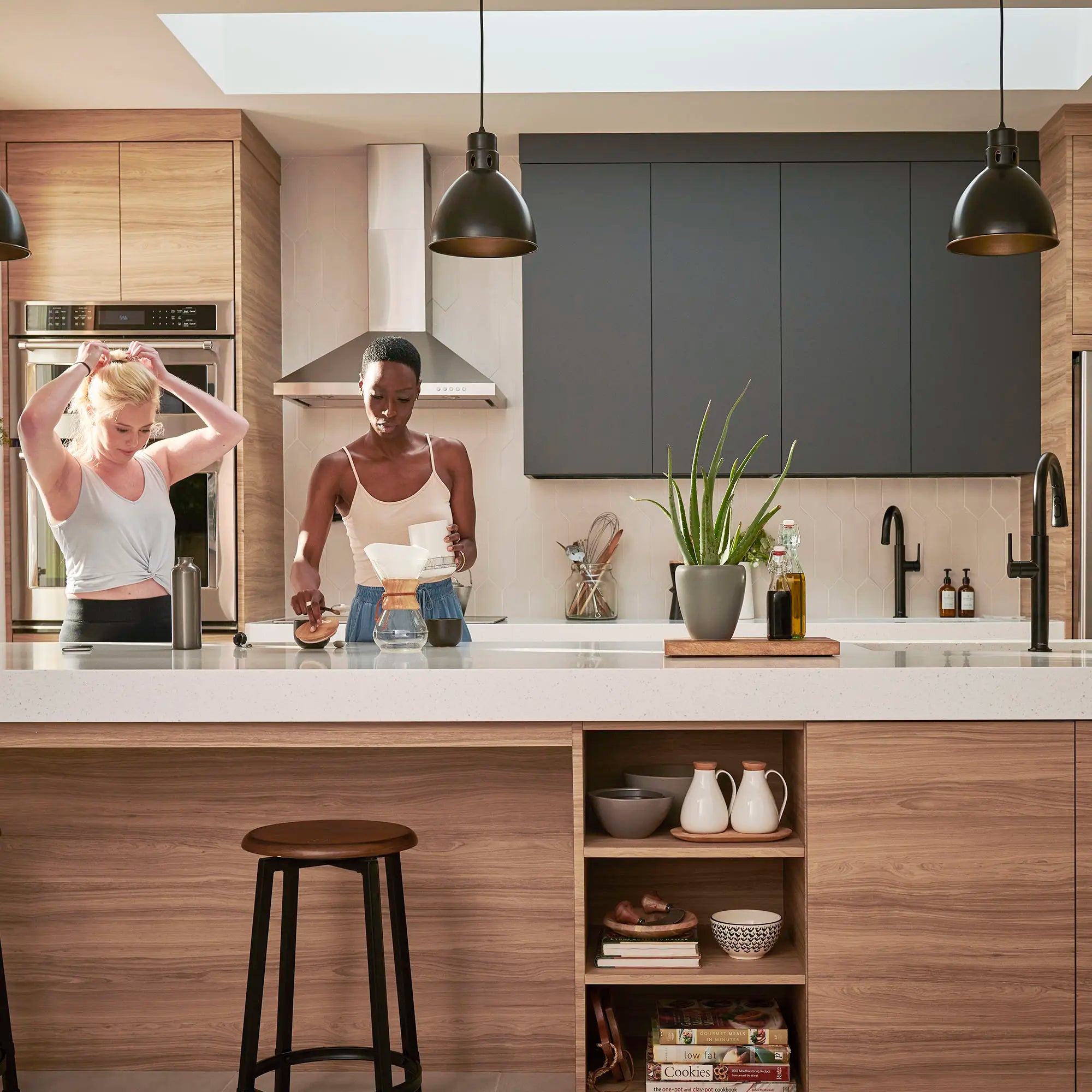 Robinet de cuisine rétractable Studio® S à jet double // NOIR MAT // 258991_L-4803300243_4803410243_2_CDNwebp.webp