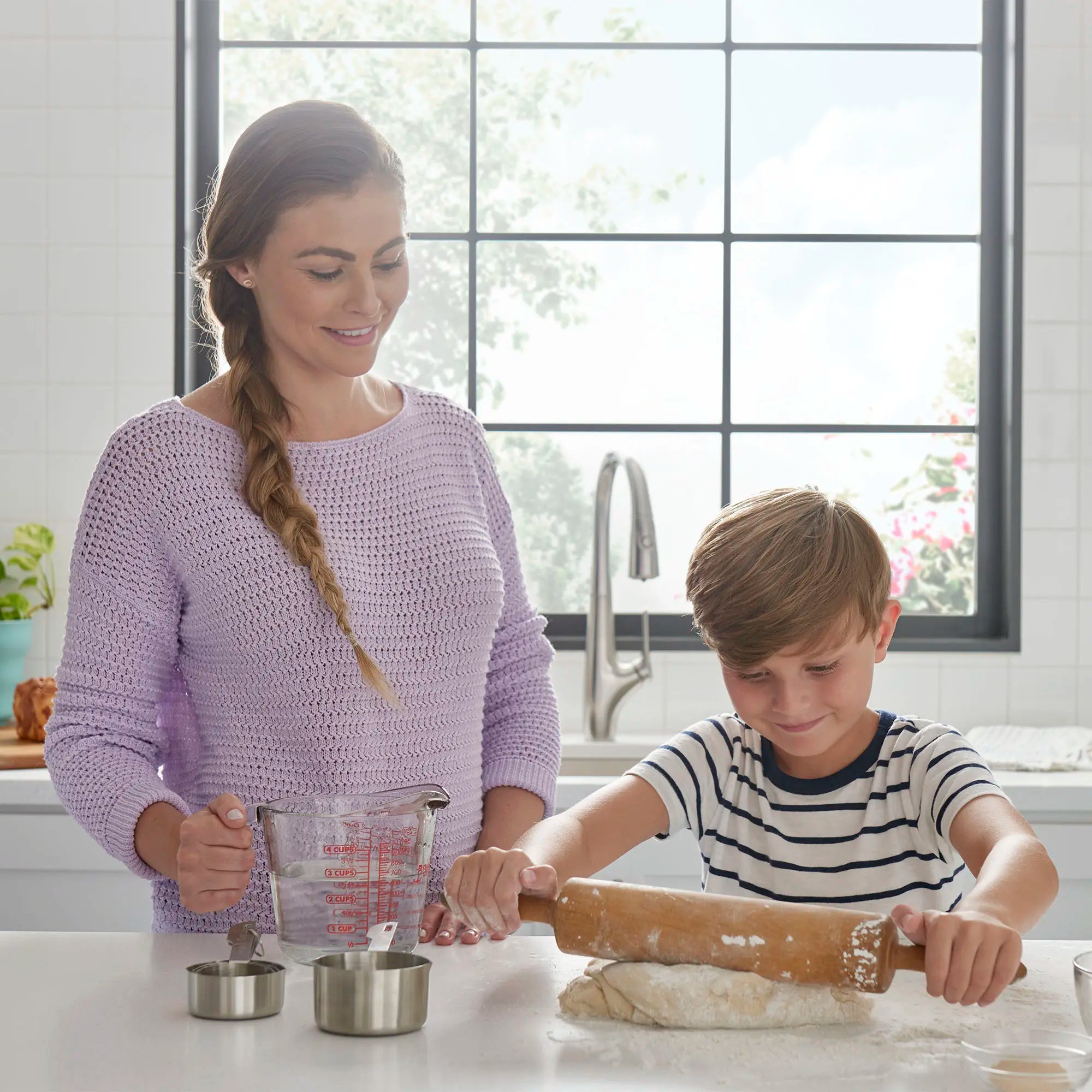 Robinet de cuisine rétractable Saybrook® à monocommande et jet double, 1,5 gpm, avec filtre // INOX // 259202_L-4902330075_19_CDNwebp.webp