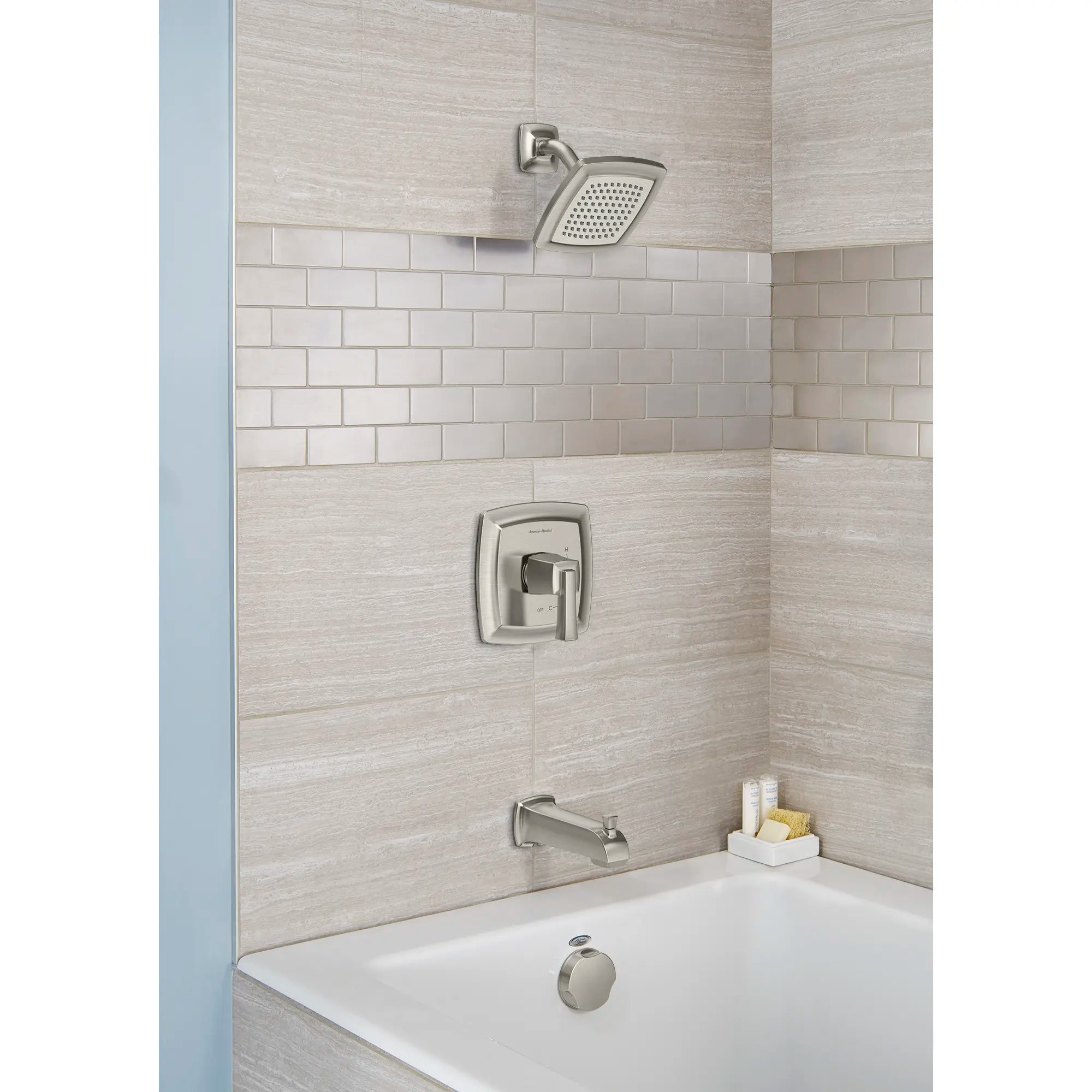 Townsend® - Ensemble de robinetterie pour baignoire/douche 1,75 gpm/6,6 L/min incluant une pomme de douche à économie d'eau, une cartouche à pression équilibrée en double céramique et une poignée à levier // TUB & SHOWER / 1.75 GPM / NICKEL BROSSÉ // 262266_B-TU353508295_1660509295_0_CDNwebp.webp