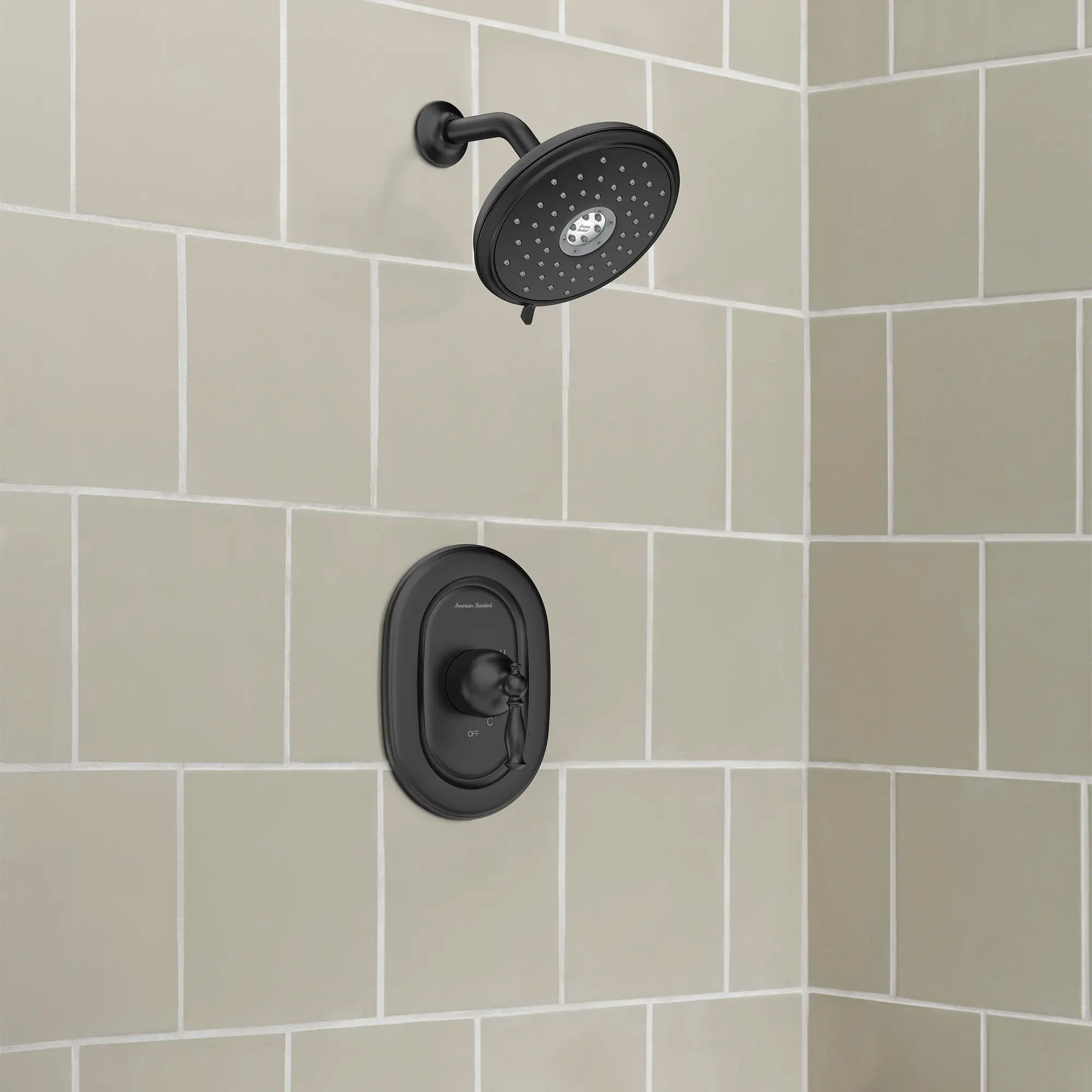 Pomme de douche fixe Spectra® de 7-1/4 po, traditionnelle, économie d'eau : 1,8 gpm/6,8 L/min  // NOIR MAT // 262267_B-TU440507243_9138073243_0_CDNwebp.webp