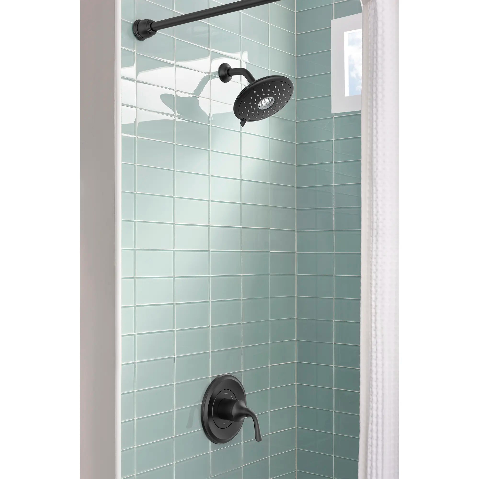 Pomme de douche fixe Spectra® de 7 po, 1,8 gpm/6,8 L/min // NOIR MAT // 262270_B-9038074243_0_CDNwebp.webp