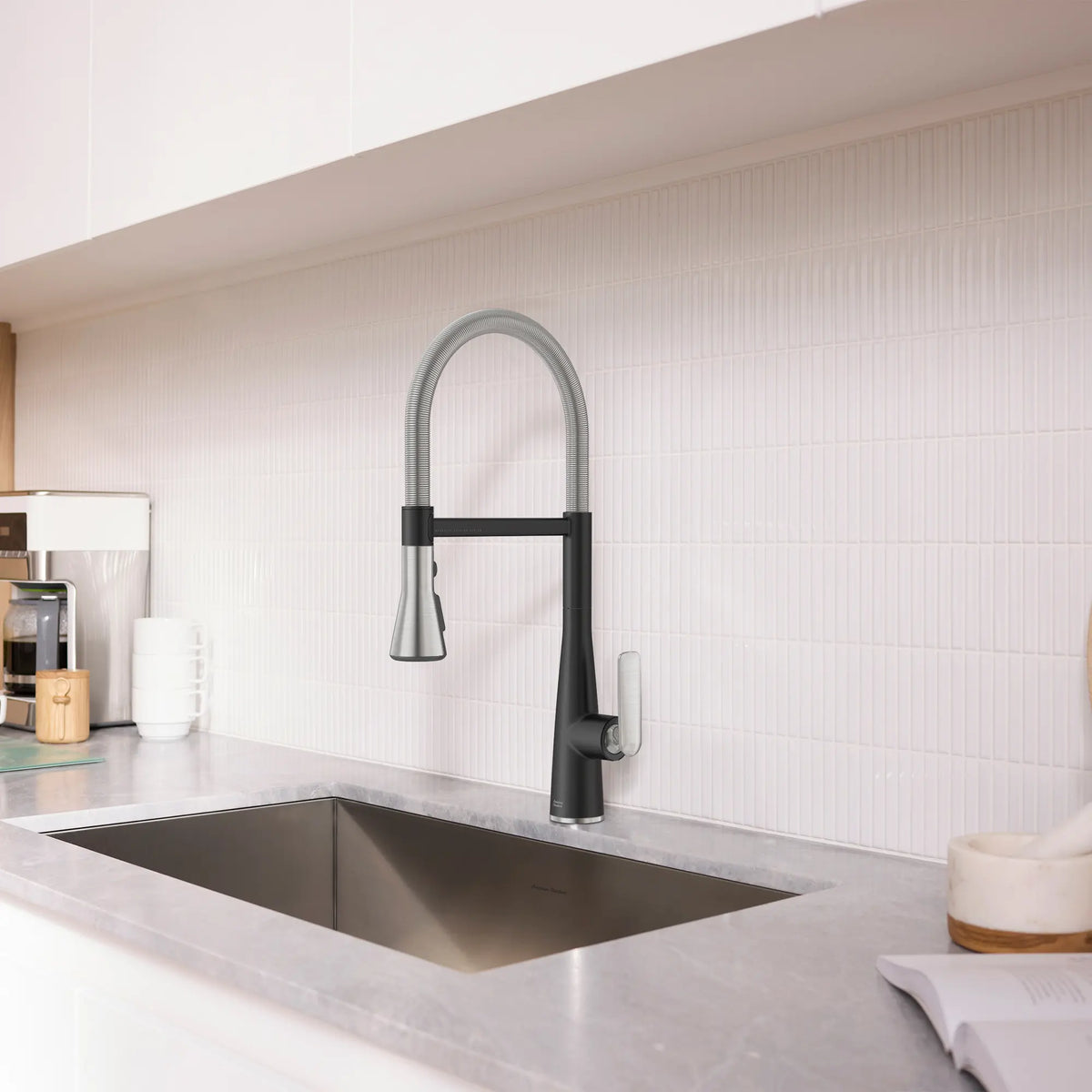 Robinet de cuisine semi-professionnel Aspirations  // NOIR MAT/INOX // 263011_Aspirations_EnvironmentCloseUp_1048824230_0002_May2025_0_CDNwebp_6b08f403-5c4c-4990-ae31-336e01371e20.webp