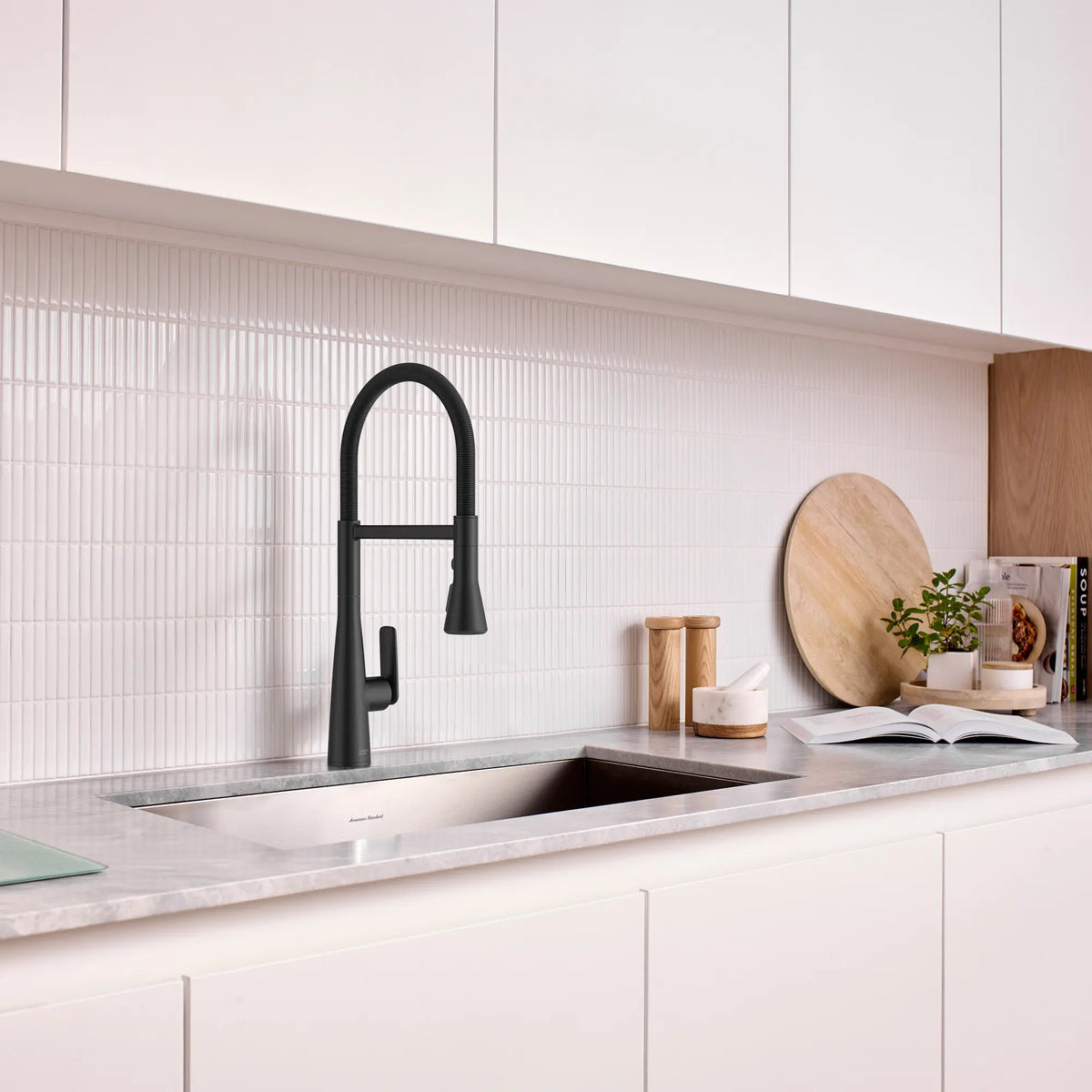 Robinet de cuisine semi-professionnel Aspirations  // NOIR MAT // 263014_Aspirations_EnvironmentCloseUp_1048822430_0001_May2025_0_CDNwebp_00f108d6-5418-4de9-a08b-c8f94a92342d.webp
